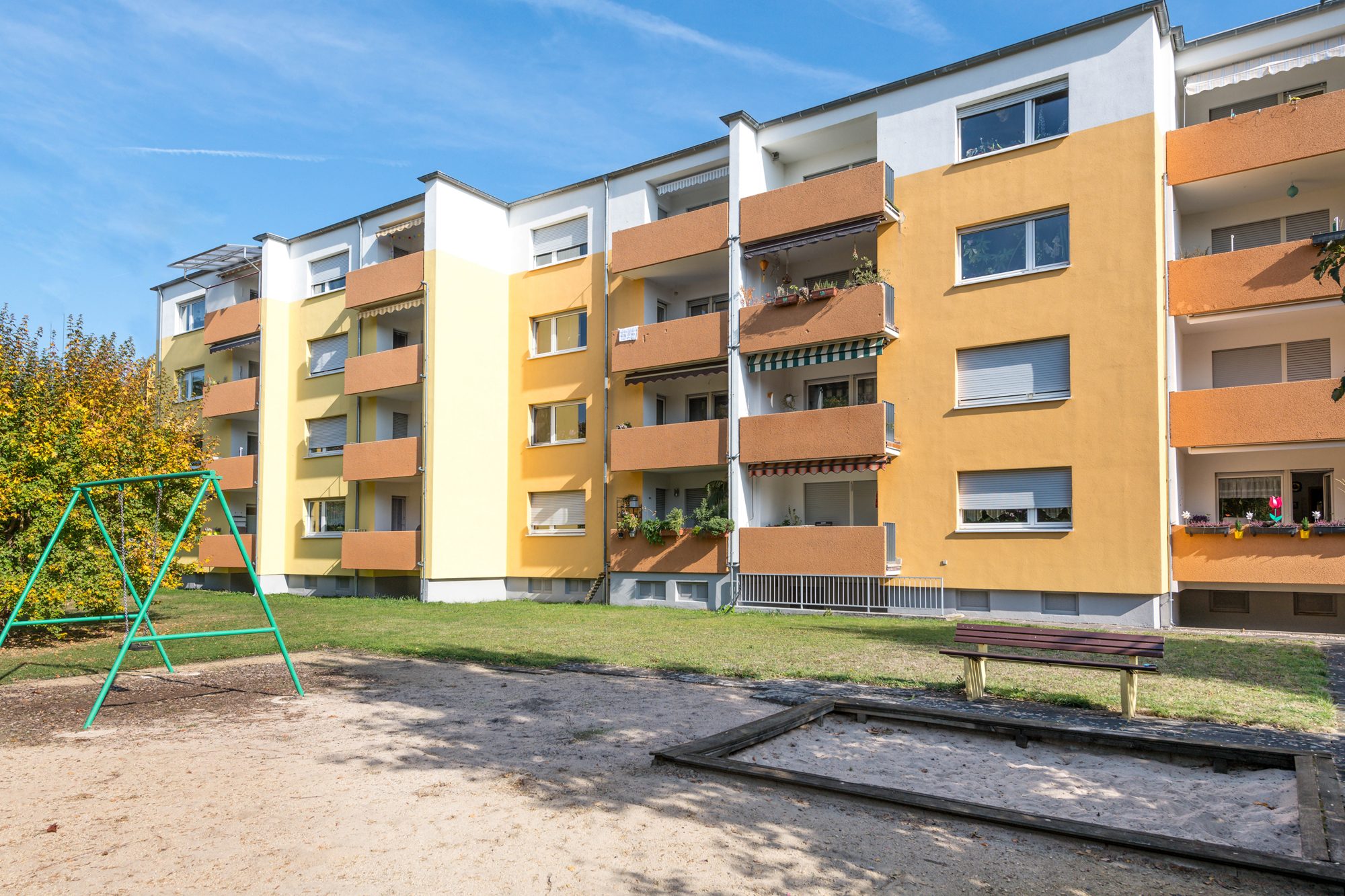 Immobilienangebot - Bruchköbel - Alle - Bruchköbel: Schöne, top gepflegte 4 Zimmer-Wohnung mit Einbauküche & Süd-West Balkon in ruhiger Lage