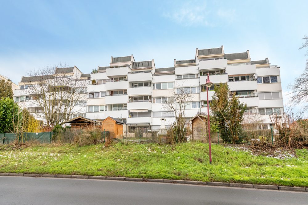 Immobilienangebot - Bruchköbel - Alle - Bruchköbel-Roßdorf: Neuwertige, großzügige 3,5 Zimmer-Wohnung mit Balkon und Einbauküche