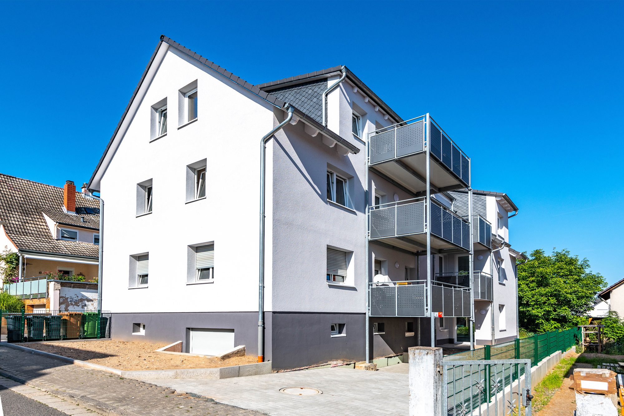 Immobilienangebot - Maintal / Hochstadt - Alle - Maintal-Hochstadt: Großzügige 5 Zimmer-Maisonette-Wohnung im Zweifamilienhaus & ruhiger Wohnlage