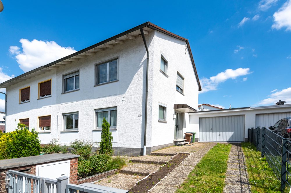 Immobilienangebot - Maintal / Dörnigheim - Alle - Maintal-Dörnigheim: Gemütliche Doppelhaushälfte mit tollem Garten in zentraler Wohnlage