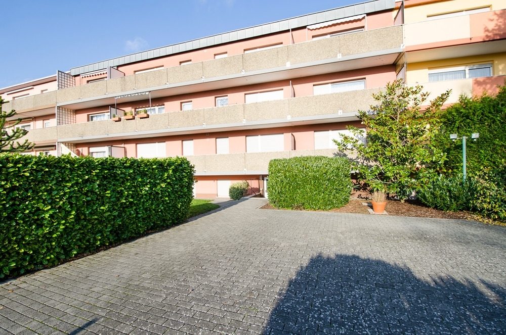 Immobilienangebot - Dietzenbach - Alle - Dietzenbach-Steinberg : Schöne, großzügige 2 Zimmer-Wohnung mit großem Balkon und Gartenmitbenutzung