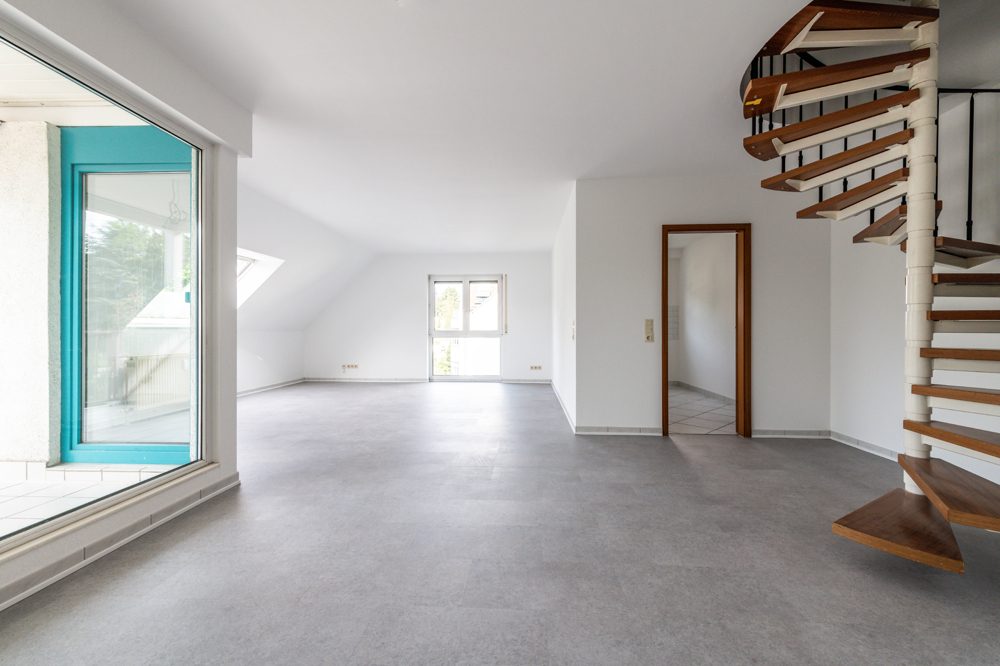 Immobilienangebot - Bad Homburg vor der Höhe - Alle - Bad-Homburg: Tolle 2 Zimmer-Maisonette-Wohnung mit Loggia in zentraler Wohnlage