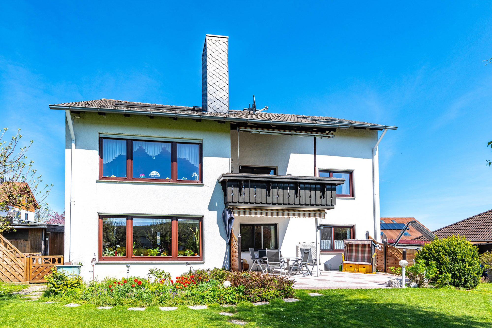 Immobilienangebot - Calden / Ehrsten - Alle - Calden-Ehrsten: Dreifamilienhaus auf traumhaftem Grundstück in idyllischer Lage mit tollem Weitblick