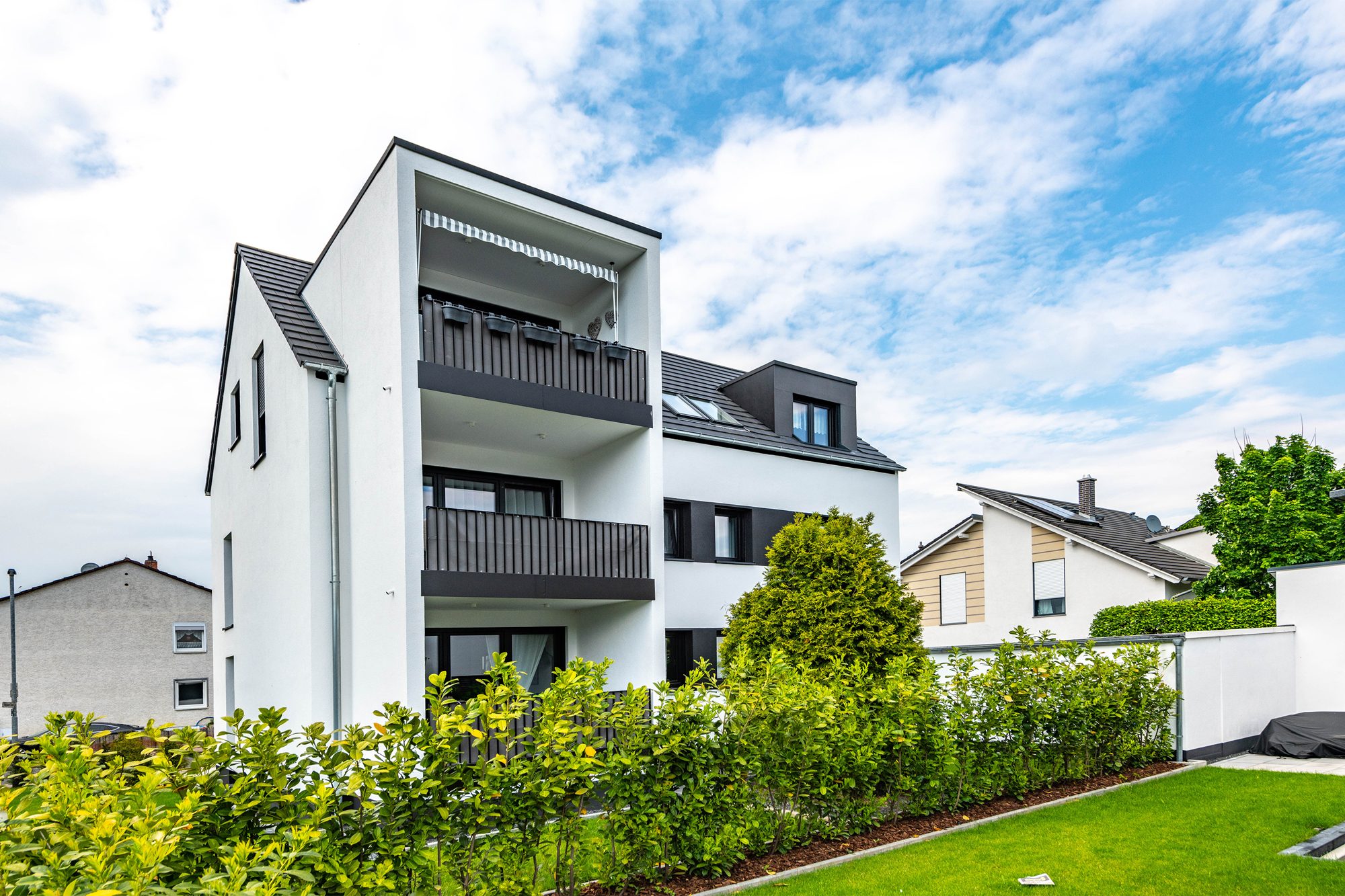 Immobilienangebot - Bruchköbel - Alle - Bruchköbel: Neuwertige, wunderschöne 2-Zimmer-Dachgeschoss-Wohnung mit Süd-Loggia & Einbauküche
