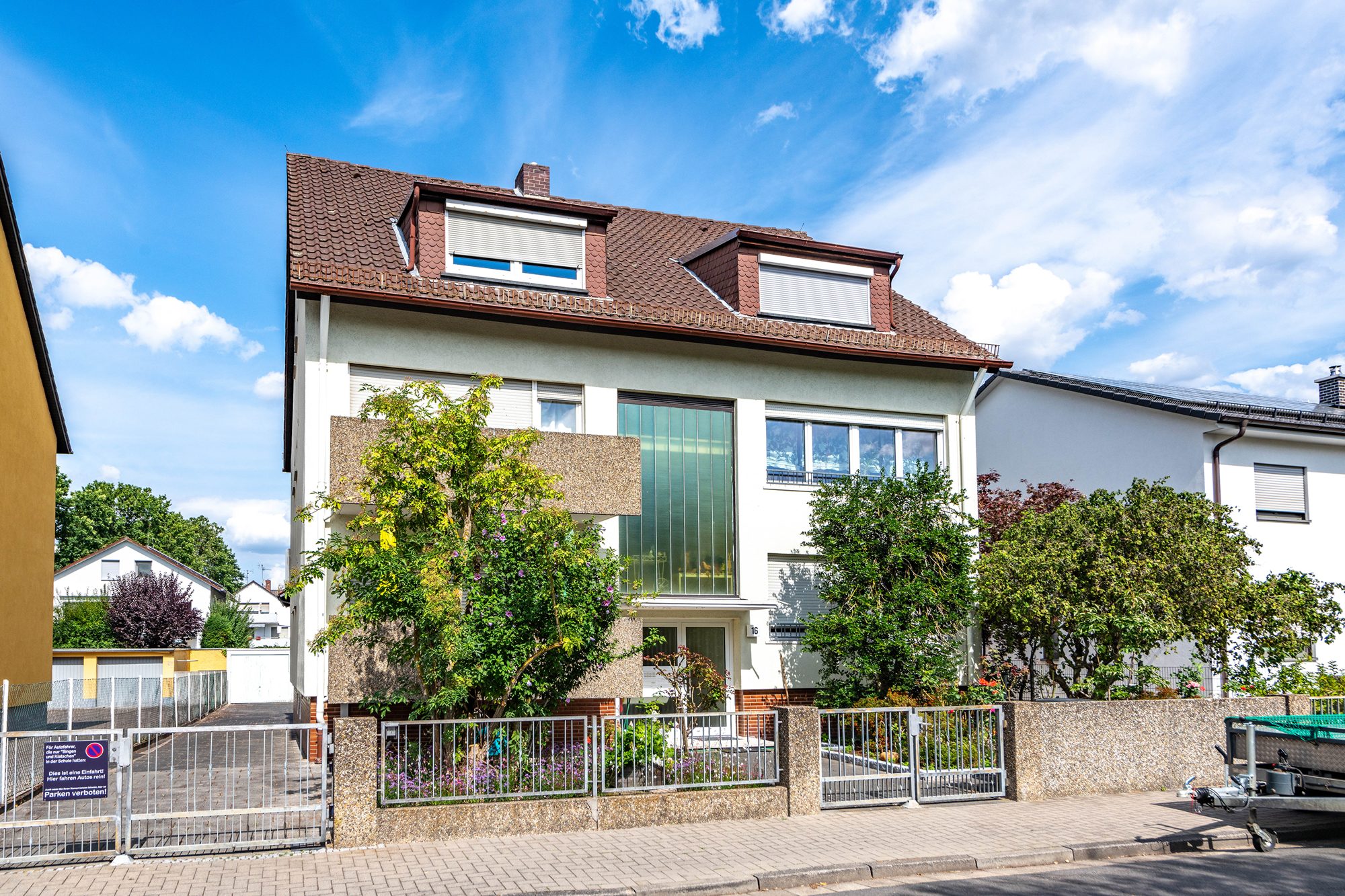 Immobilienangebot - Obertshausen - Alle - Obertshausen: Schöne, helle 1-Zimmer-Dachgeschoss-Wohnung mit Einbauküche in kleiner Wohneinheit