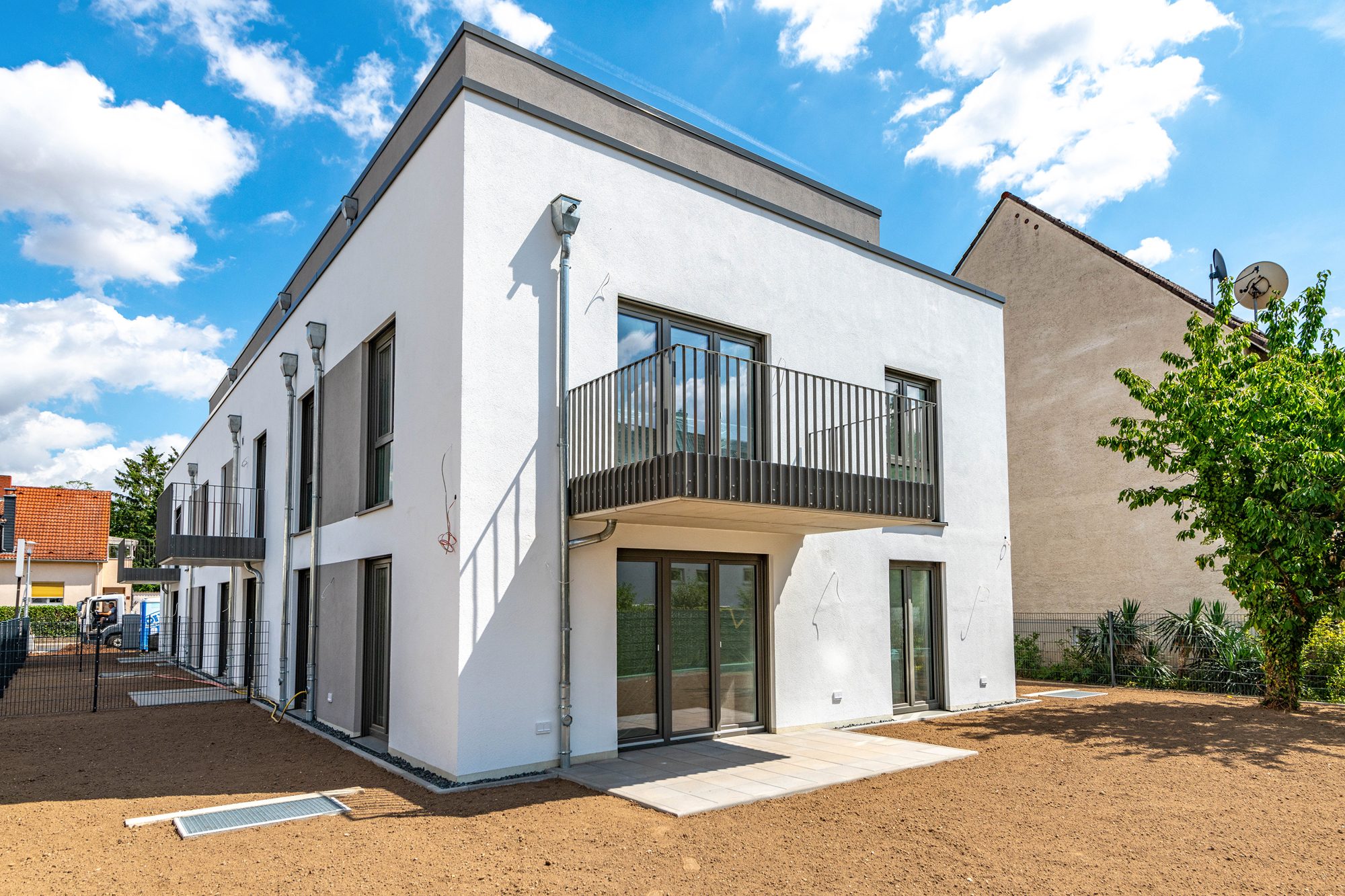 Außenansicht Immobilienangebot - Maintal / Bischofsheim - Alle - Maintal-Bischofsheim: Wunderschöne 3-Zimmer-Penthouse Wohnung mit herrlicher Dachterrasse