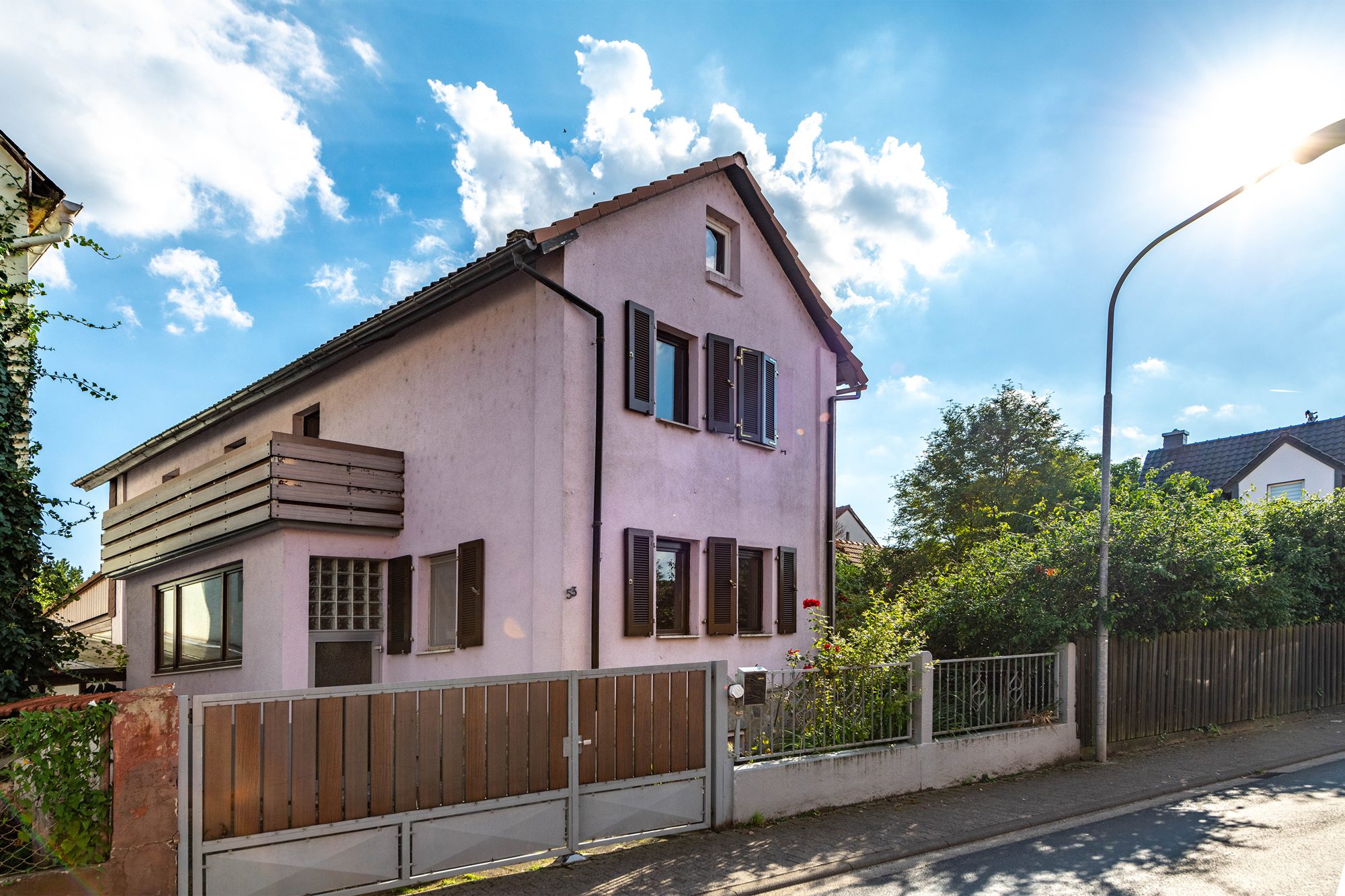 Immobilienangebot - Nidderau / Eichen - Alle - Nidderau-Eichen: Charmantes Einfamilienhaus mit Wintergarten und schönem Gartenbereich