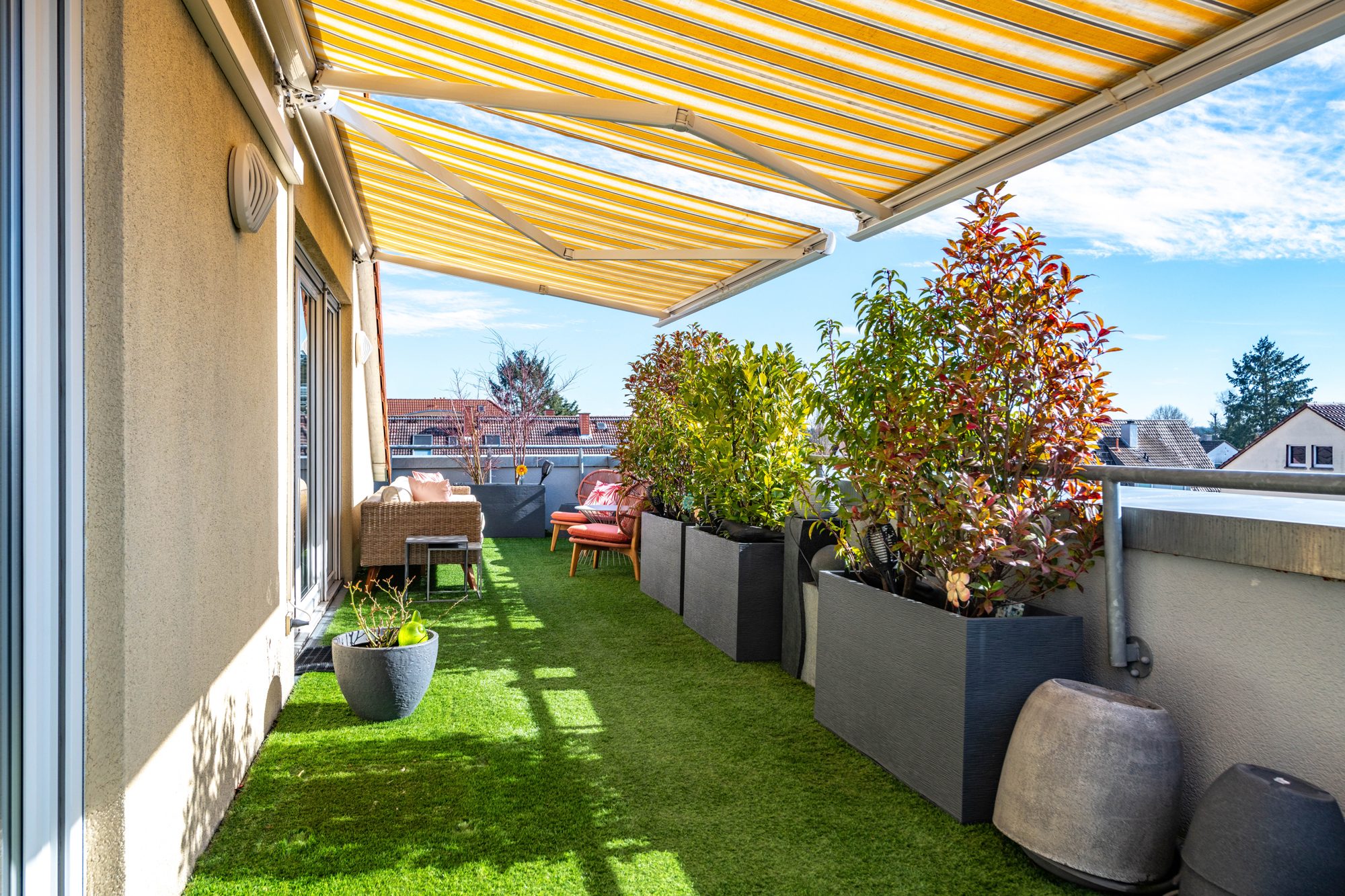 Immobilienangebot - Maintal / Dörnigheim - Alle - Maintal: Großzügige 4-Zimmer-Dachgeschoss-Wohnung mit traumhafter Dachterrasse & grandiosem Ausblick