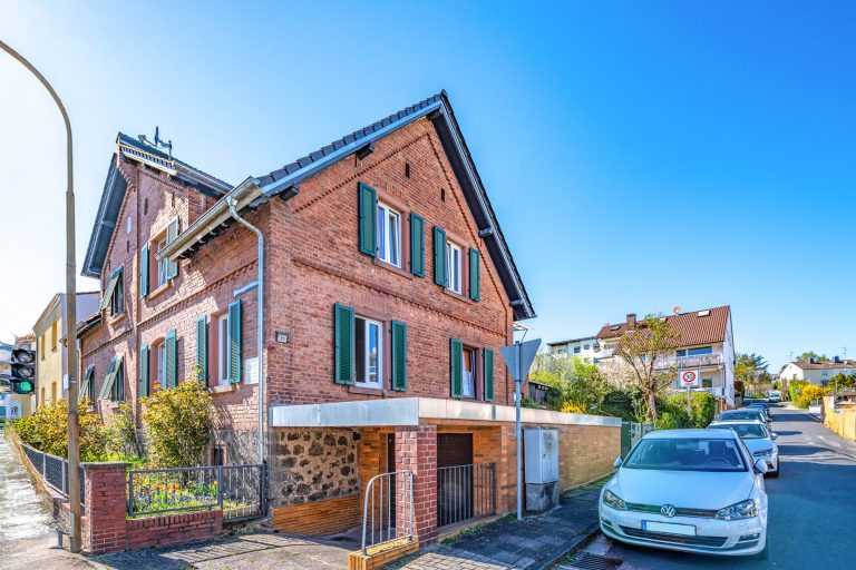 Immobilienangebot - Maintal / Hochstadt - Alle - Maintal-Hochstadt: Gepflegtes, modernisiertes Zweifamilienhaus in beliebter Wohnlage