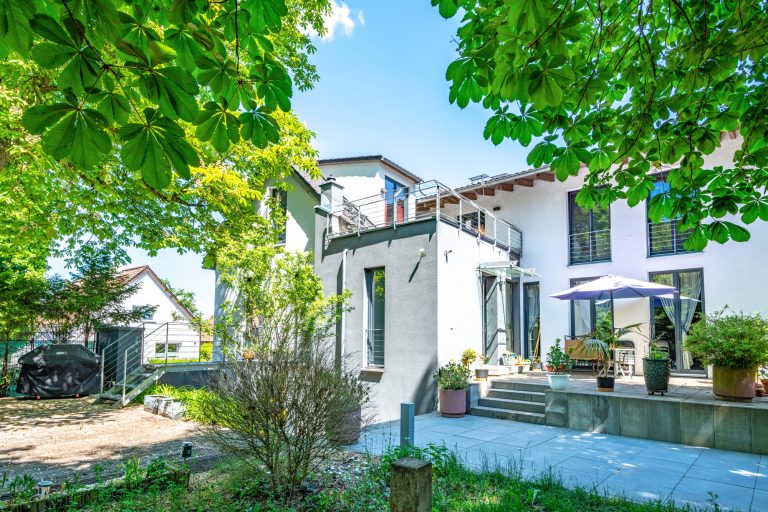 Immobilienangebot - Offenbach am Main - Alle - Offenbach-Bieberer Berg: Exklusives & großzügiges Haus mit hochwertiger Einbauküche in top Lage