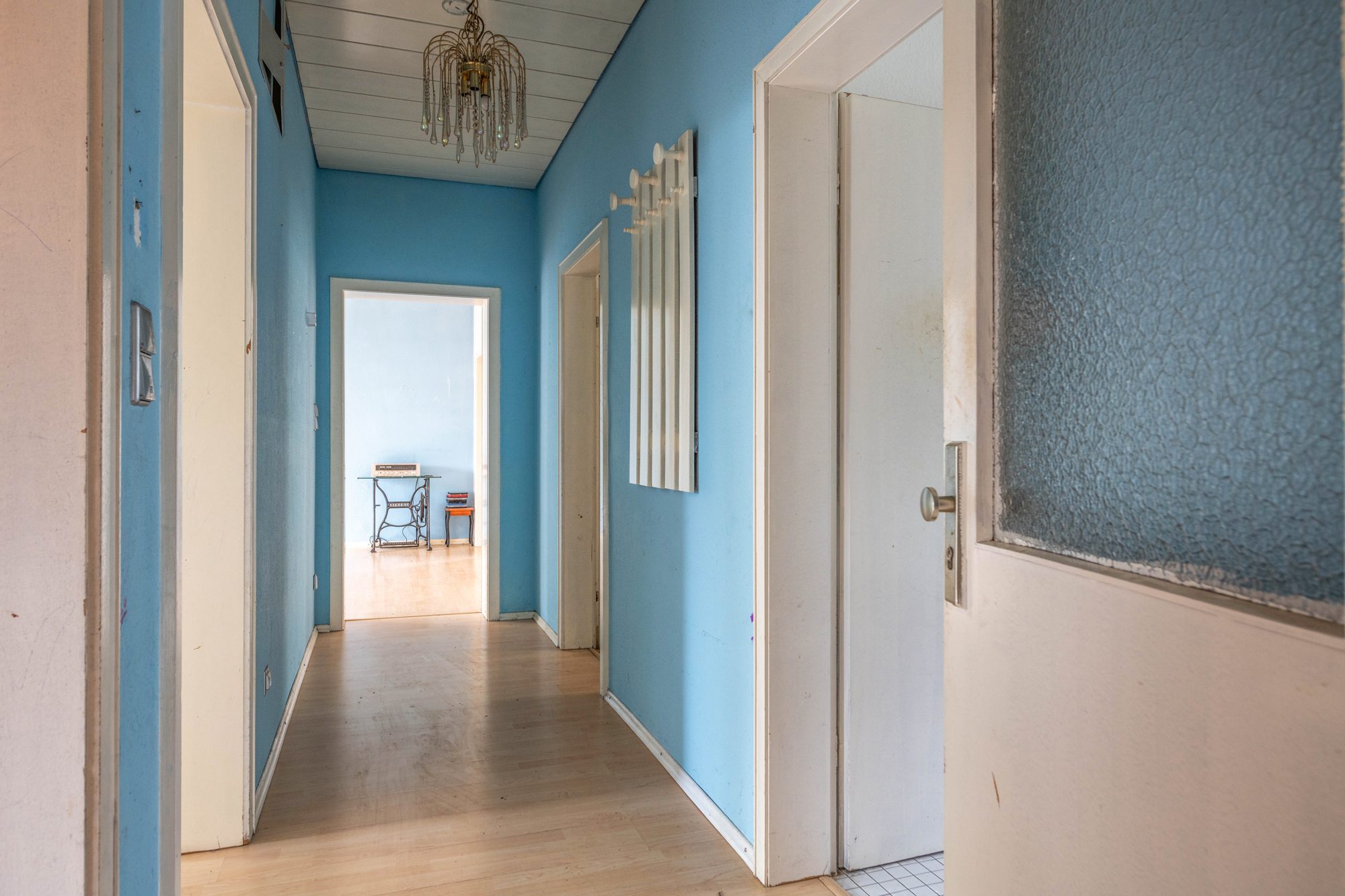 Immobilienangebot - Maintal / Dörnigheim - Alle - Maintal-Dörnigheim: Teil vermietetes 3-Parteienhaus mit attraktiver Ladenfläche in zentraler Lage