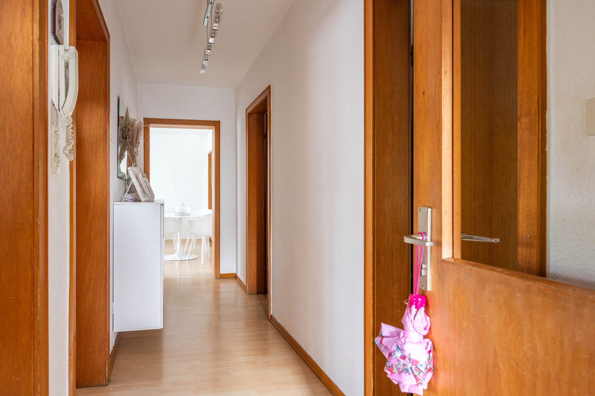Immobilienangebot - Maintal / Dörnigheim - Alle - Maintal-Dörnigheim: Teil vermietetes 3-Parteienhaus mit attraktiver Ladenfläche in zentraler Lage