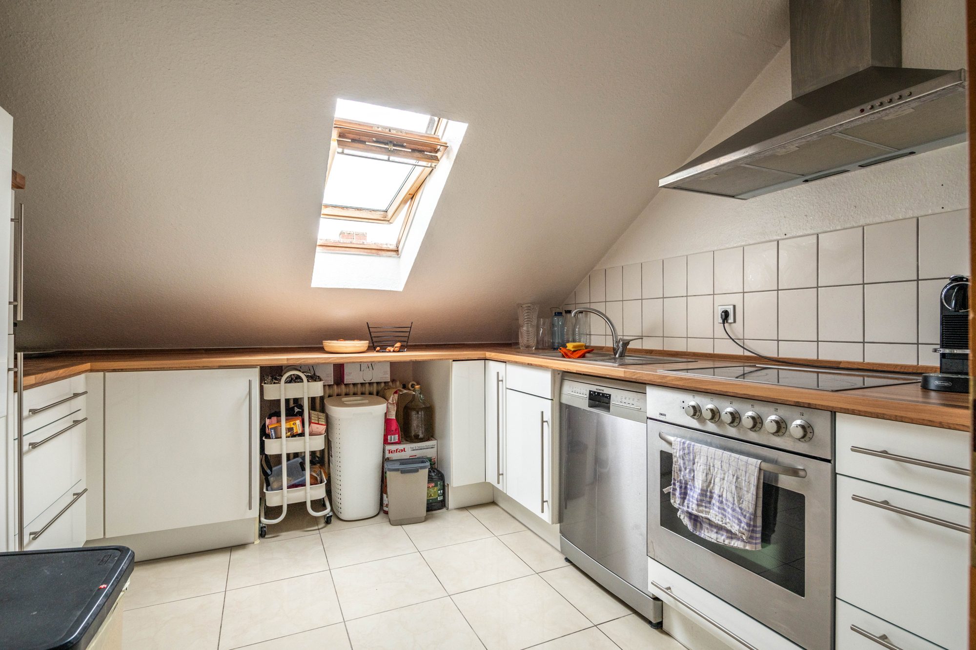 Immobilienangebot - Maintal / Dörnigheim - Alle - Maintal-Dörnigheim: Teil vermietetes 3-Parteienhaus mit attraktiver Ladenfläche in zentraler Lage