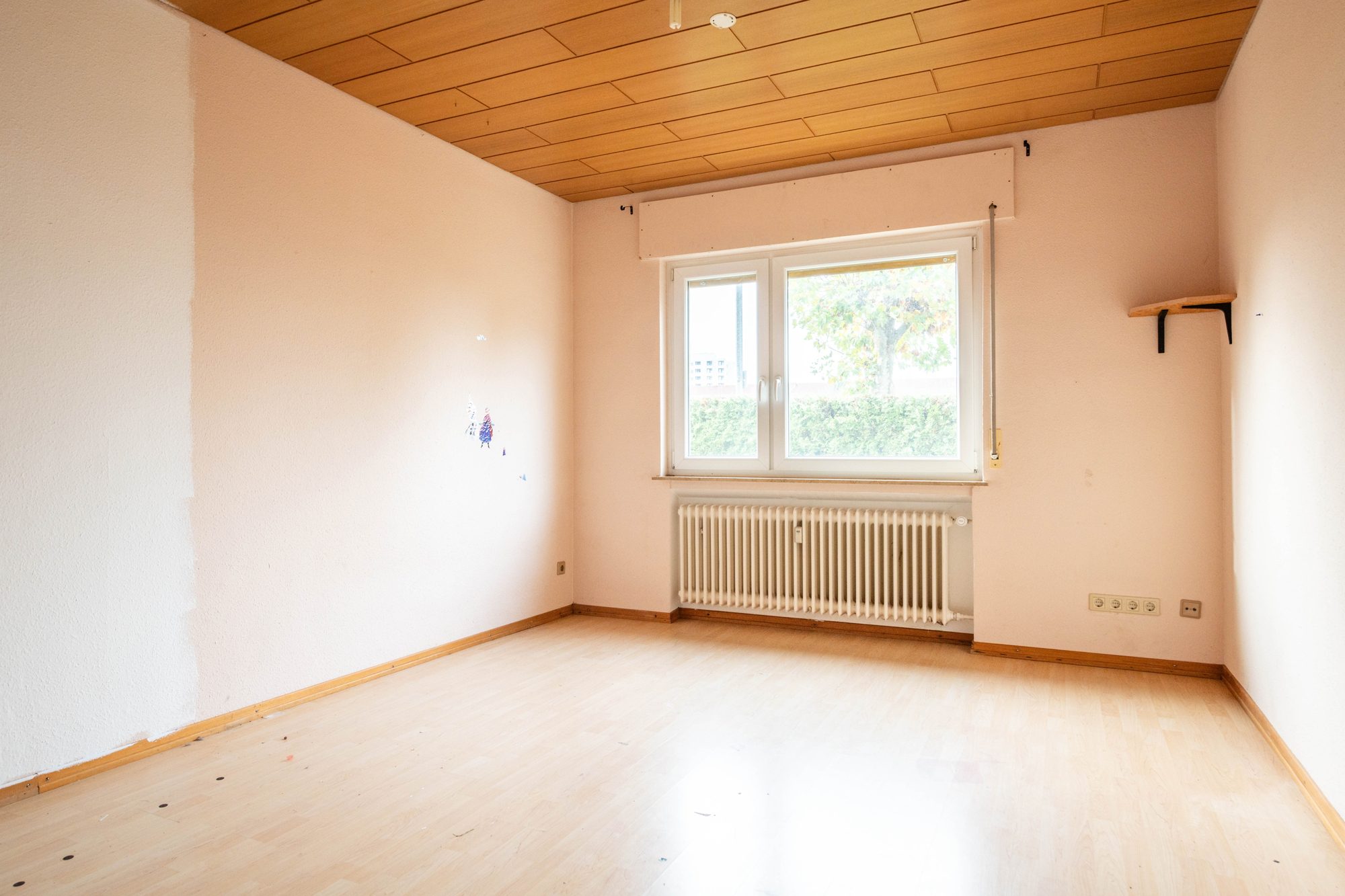 Immobilienangebot - Maintal / Dörnigheim - Alle - Maintal-Dörnigheim: Teil vermietetes 3-Parteienhaus mit attraktiver Ladenfläche in zentraler Lage