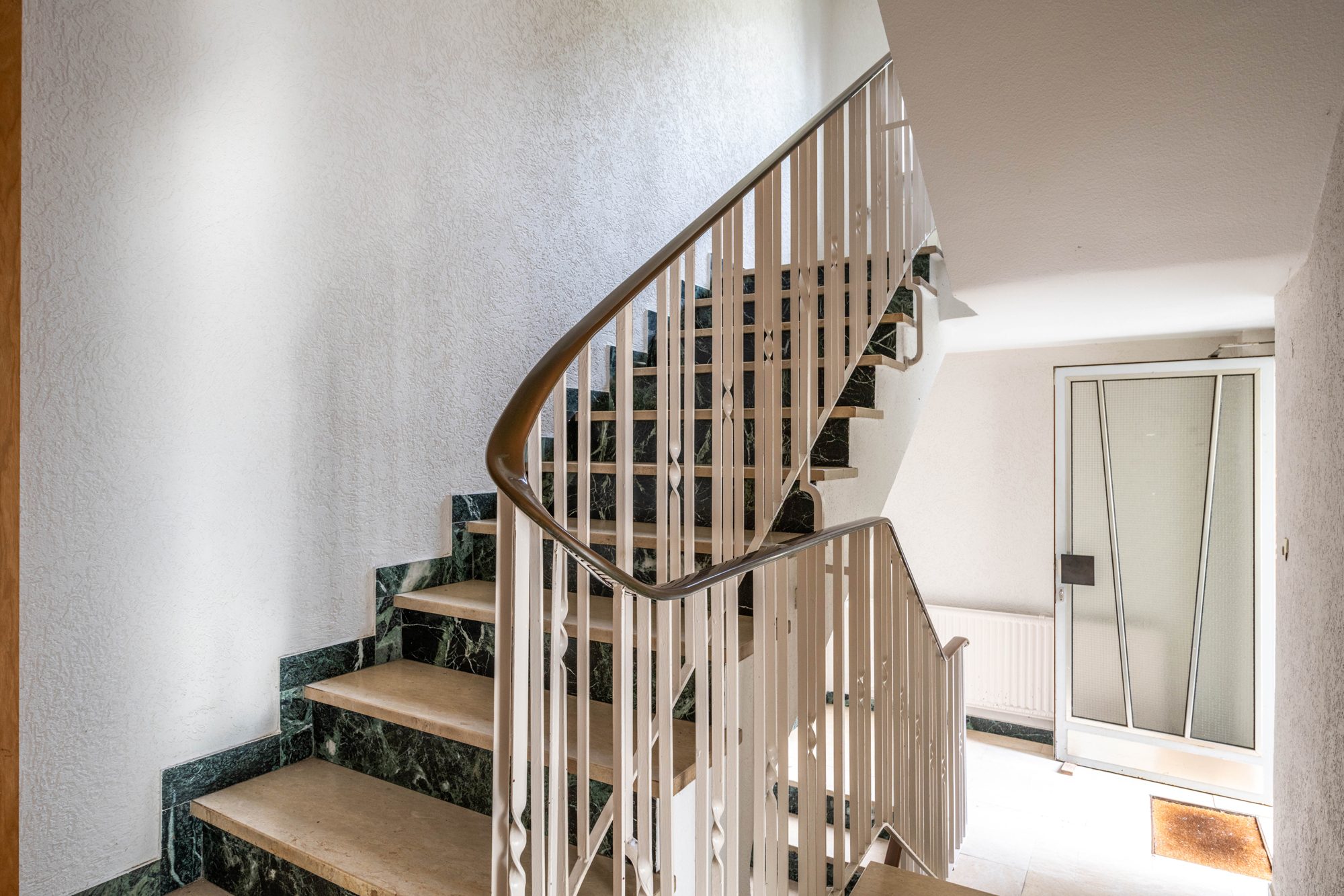 Immobilienangebot - Maintal / Dörnigheim - Alle - Maintal-Dörnigheim: Teil vermietetes 3-Parteienhaus mit attraktiver Ladenfläche in zentraler Lage