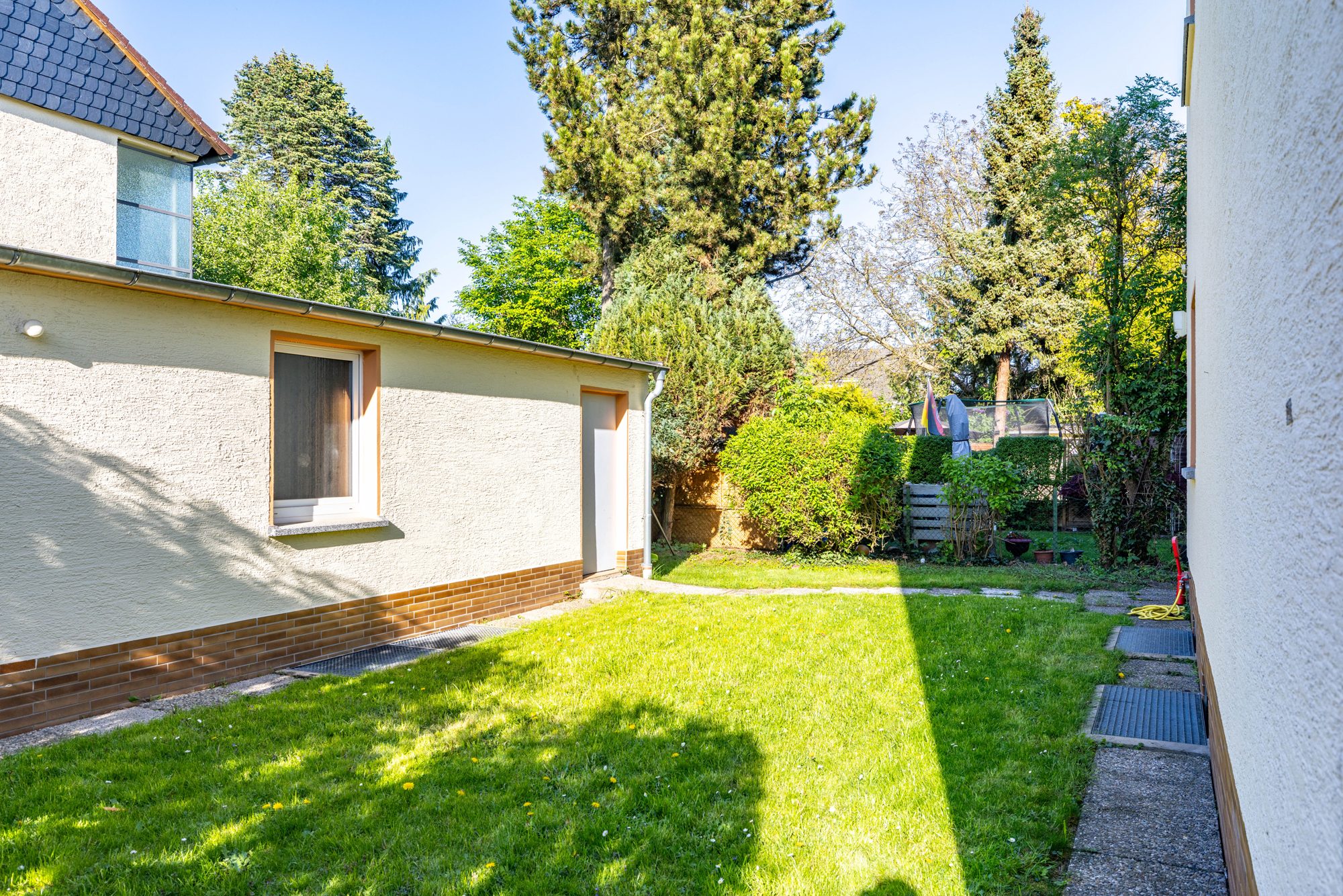 Immobilienangebot - Maintal / Dörnigheim - Alle - Maintal-Dörnigheim: Teil vermietetes 3-Parteienhaus mit attraktiver Ladenfläche in zentraler Lage