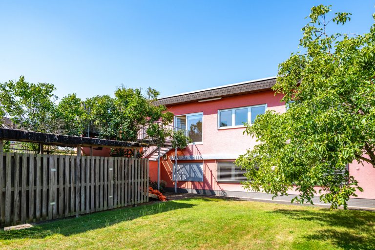 Immobilienangebot - Obertshausen - Alle - Obertshausen: Großzügige und lichtdurchflutete 2-Zimmer-Wohnung mit Einbauküche und Sonnenterrasse