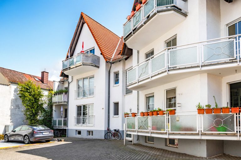 Immobilienangebot - Karben / Okarben - Alle - Karben-Okarben: Individuelle 4,5-Zimmer-Maisonette-Wohnung mit Süd-West Balkon in zentraler Wohnlage