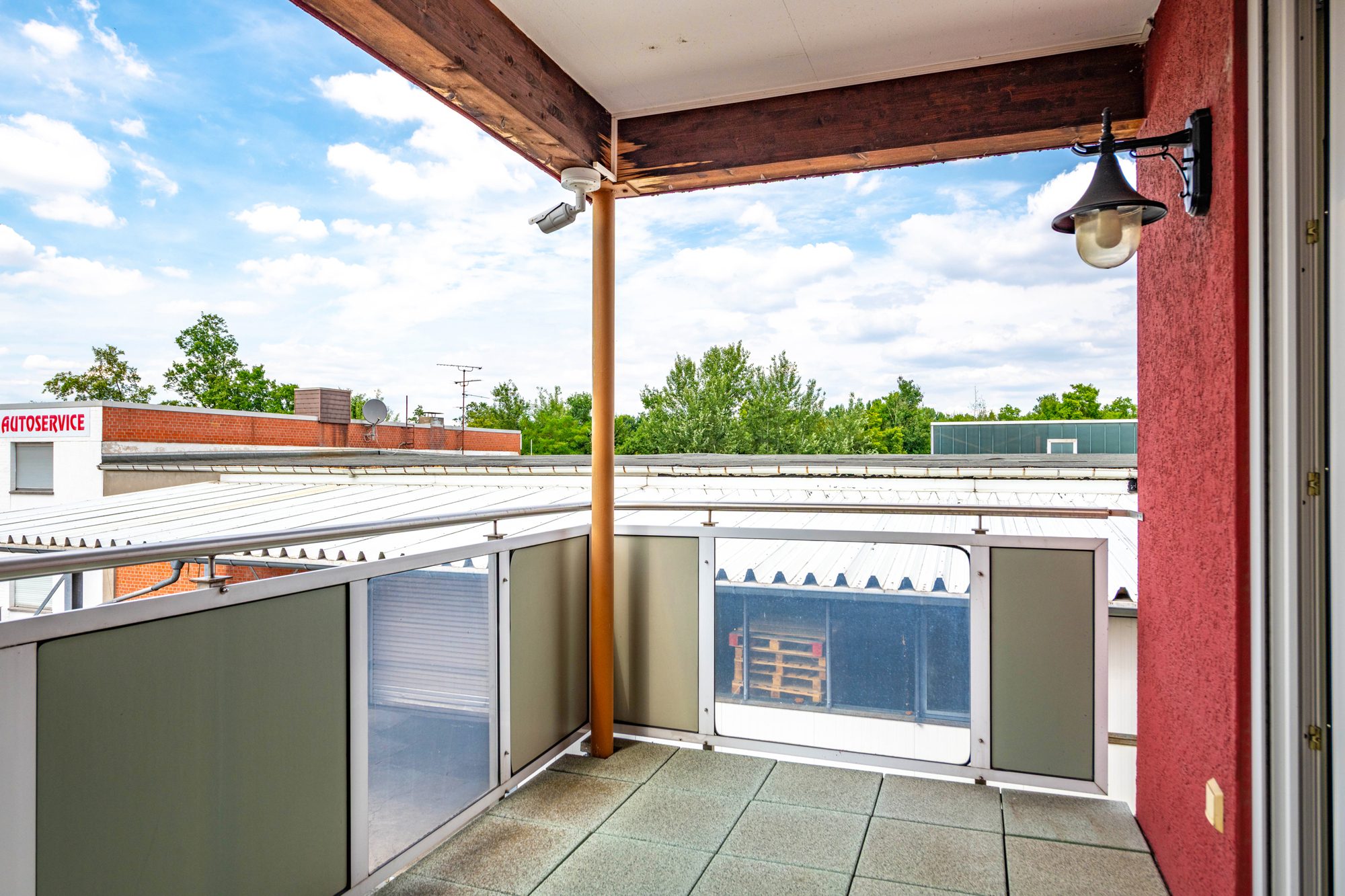 Immobilienangebot - Maintal / Bischofsheim - Alle - Maintal-Bischofsheim: Attraktives Wohn- / Gewerbeanwesen mit großer Freifläche im Gewerbegebiet
