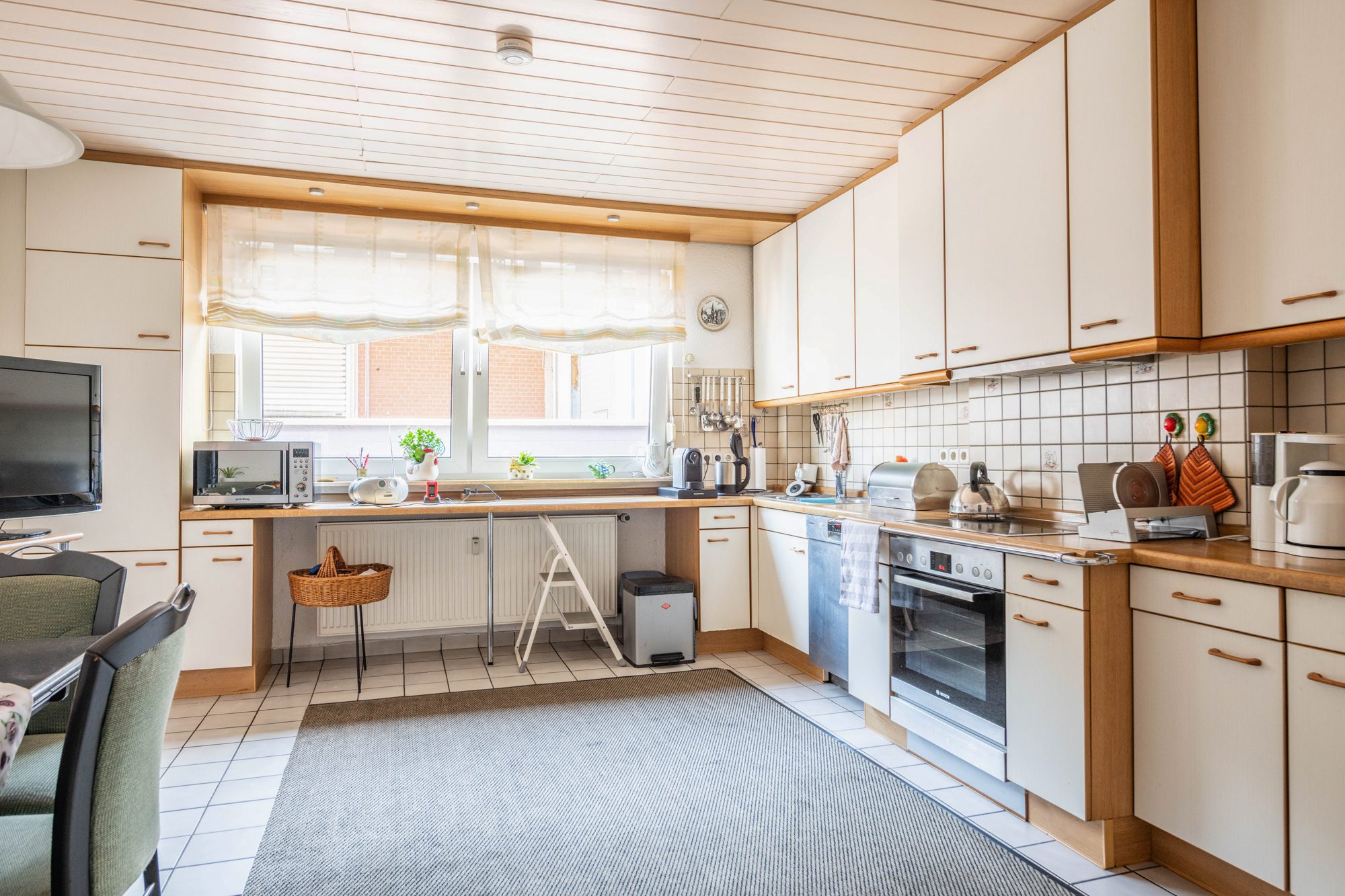 Immobilienangebot - Maintal / Bischofsheim - Alle - Maintal-Bischofsheim: Attraktives Wohn- / Gewerbeanwesen mit großer Freifläche im Gewerbegebiet
