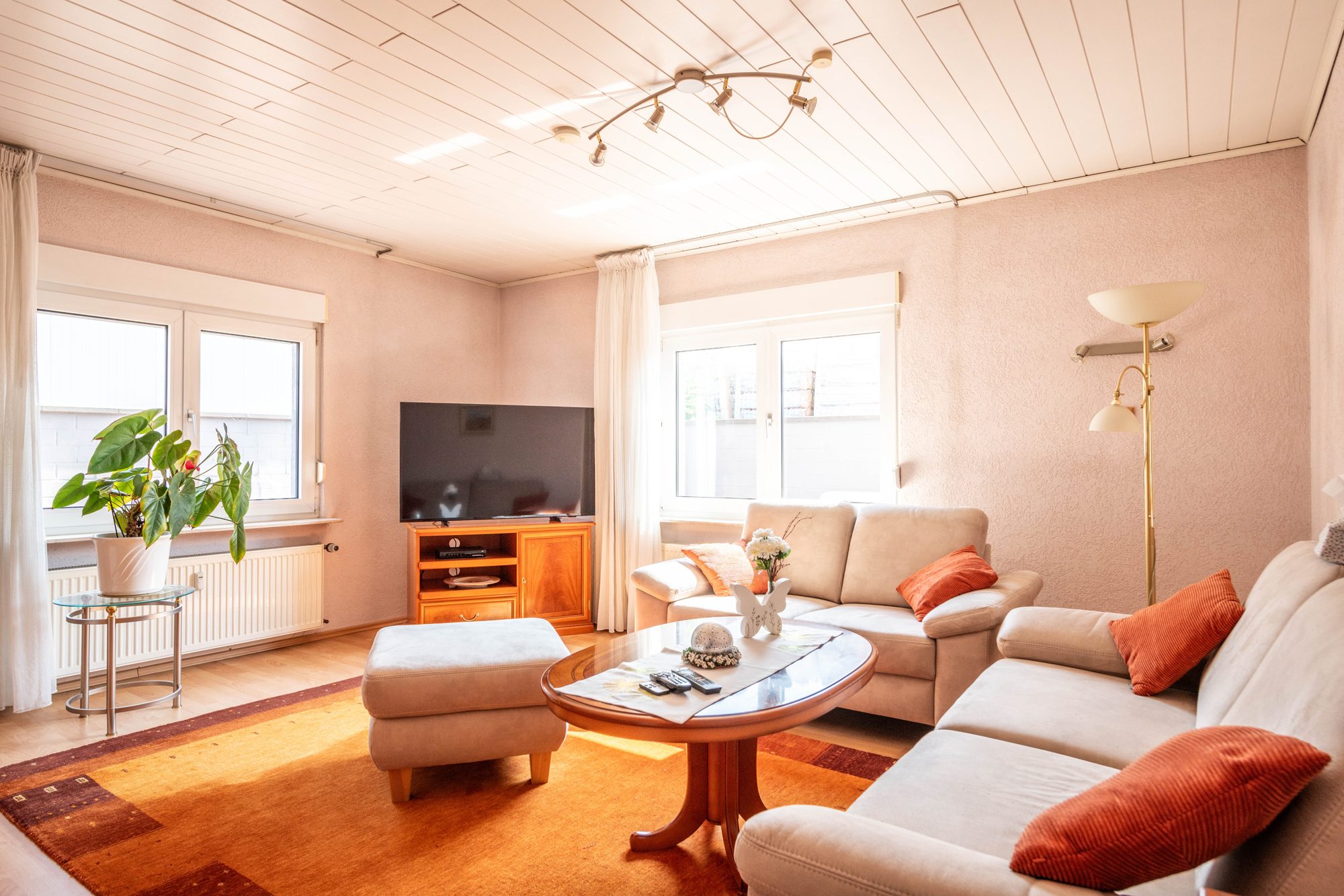 Immobilienangebot - Maintal / Bischofsheim - Alle - Maintal-Bischofsheim: Attraktives Wohn- / Gewerbeanwesen mit großer Freifläche im Gewerbegebiet