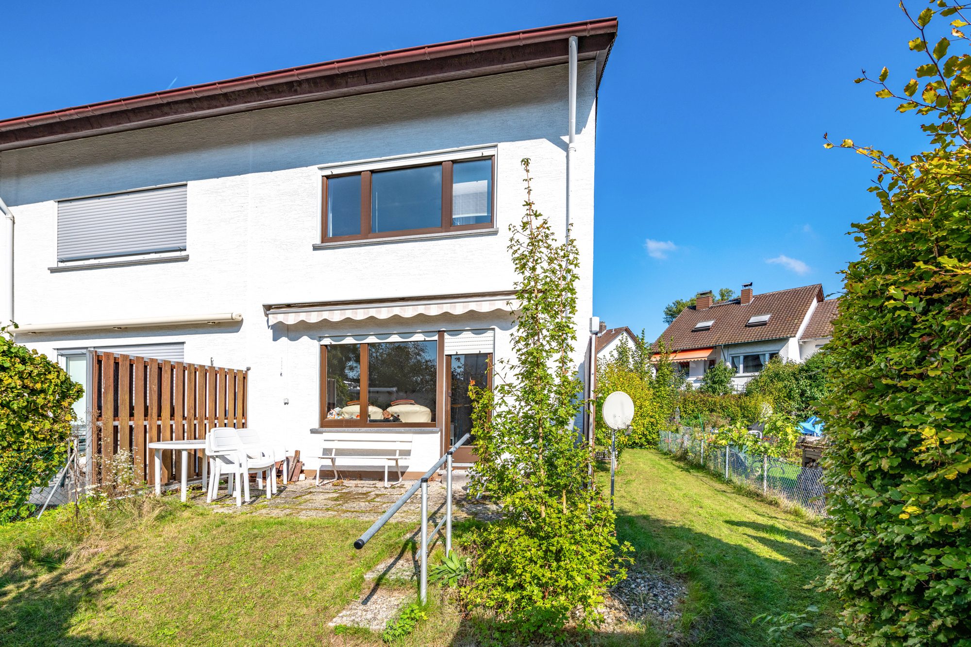 Immobilienangebot - Maintal / Dörnigheim - Alle - Maintal-Dörnigheim: Modernisierungsbedürftiges Reihenendhaus mit Süd-Grundstück in zentraler Lage