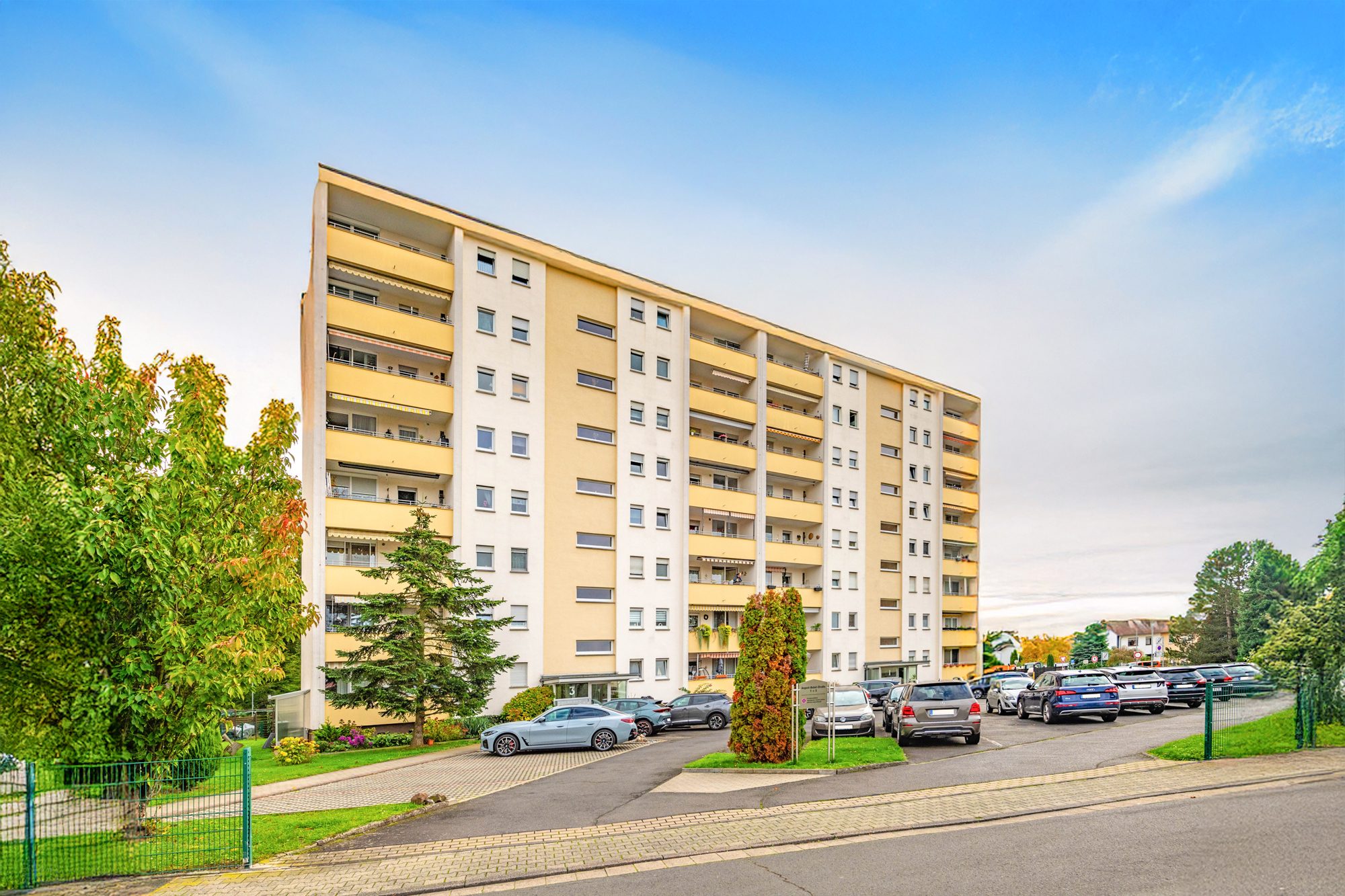Immobilienangebot - Bruchköbel - Alle - Bruchköbel: Gut geschnittene 4-Zimmer-Wohnung mit Süd-West Balkon & Einbauküche in ruhiger Wohnlage