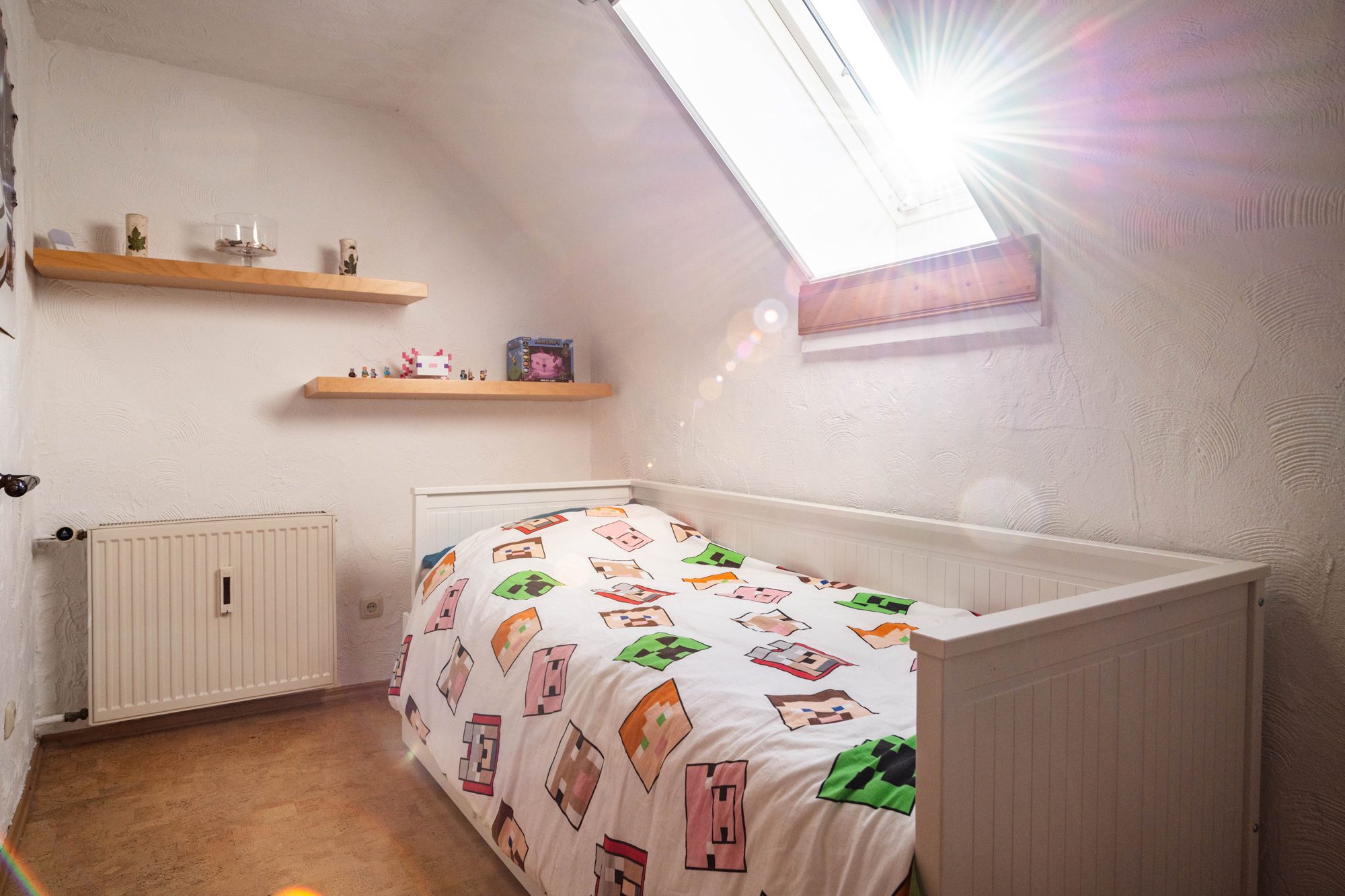 Immobilienangebot - Schöneck - Alle - Schöneck-Oberdorfelden: Charmantes, gemütliches Einfamilienhaus mit vermieteter Laden- / Bürofläche