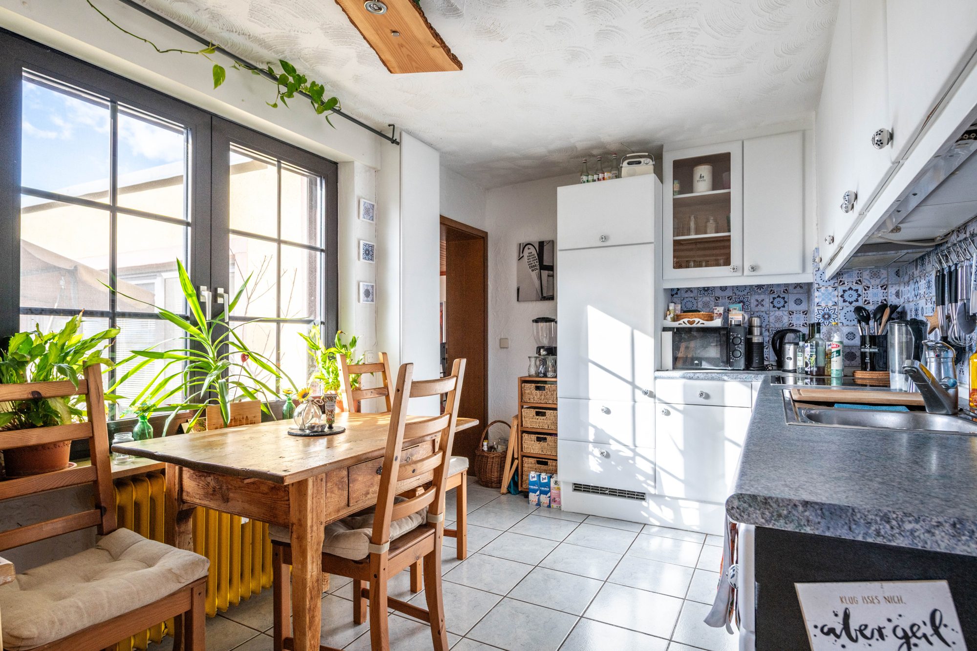 Immobilienangebot - Schöneck - Alle - Schöneck-Oberdorfelden: Charmantes, gemütliches Einfamilienhaus mit vermieteter Laden- / Bürofläche