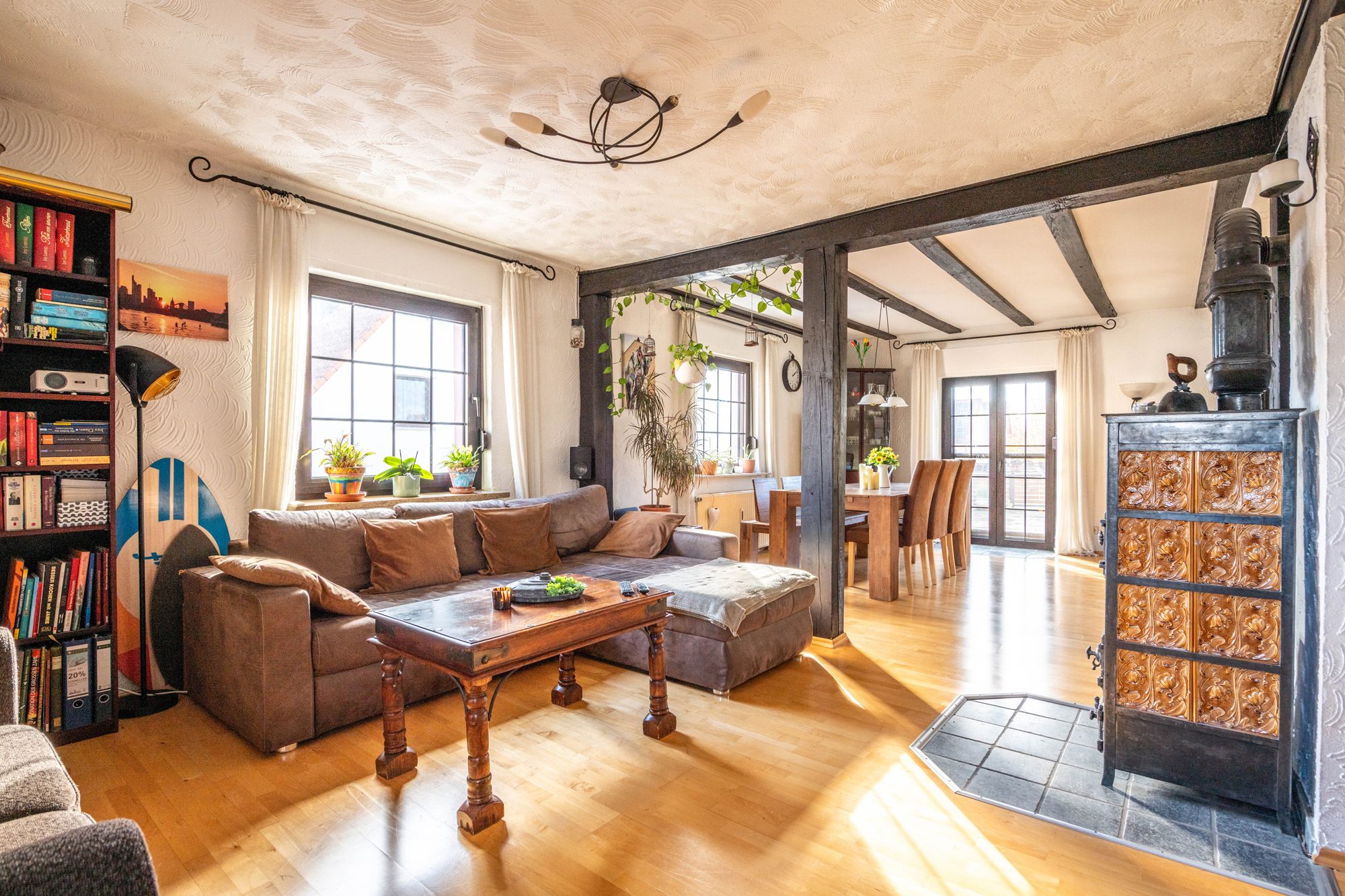 Immobilienangebot - Schöneck - Alle - Schöneck-Oberdorfelden: Charmantes, gemütliches Einfamilienhaus mit vermieteter Laden- / Bürofläche