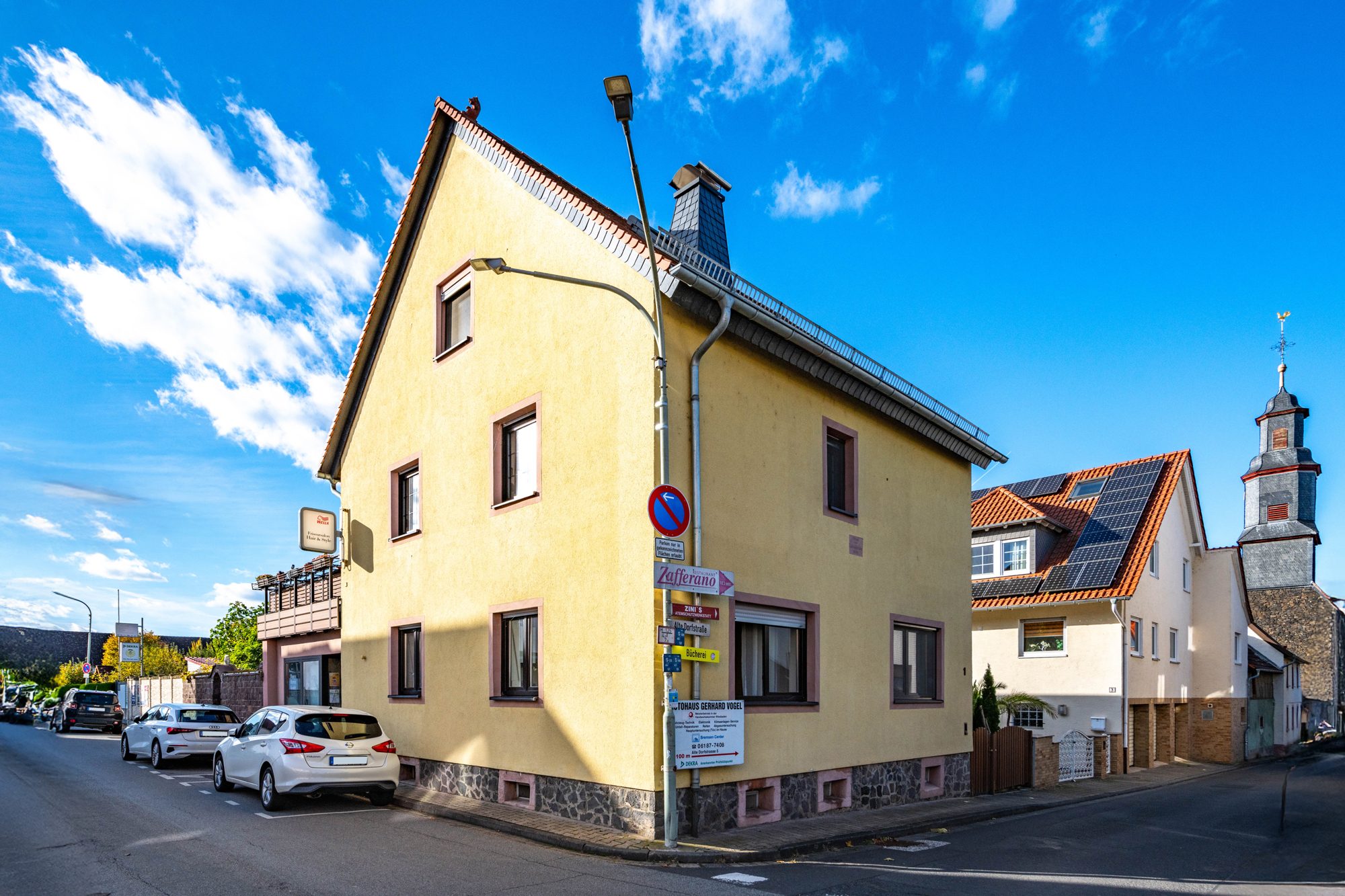 Immobilienangebot - Schöneck - Alle - Schöneck-Oberdorfelden: Charmantes, gemütliches Einfamilienhaus mit vermieteter Laden- / Bürofläche