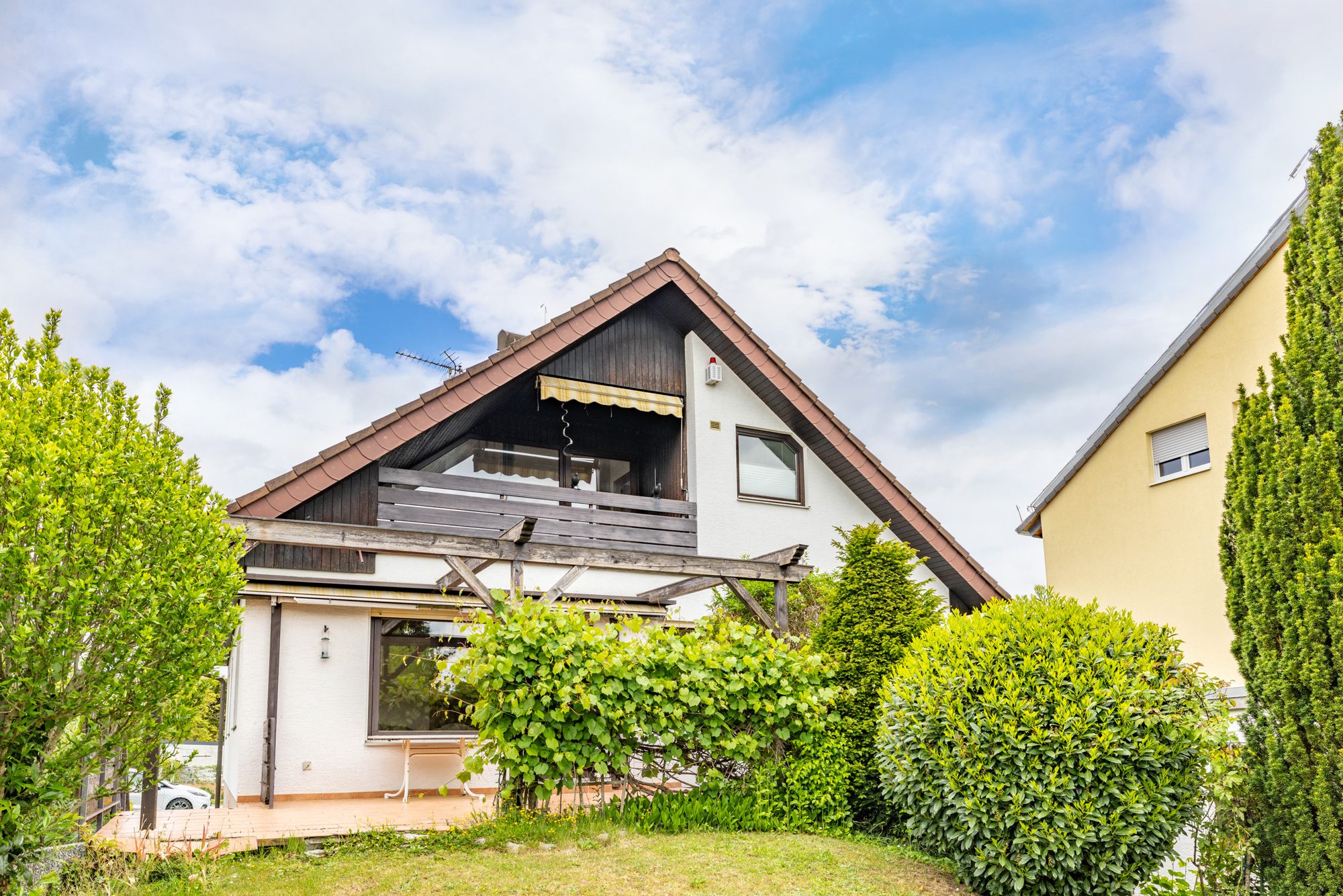 Immobilienangebot - Maintal - Alle - Maintal-Bischofsheim: Großzügiges Ein-/Zweifamilienhaus mit tollem Grundstück in beliebter Wohnlage