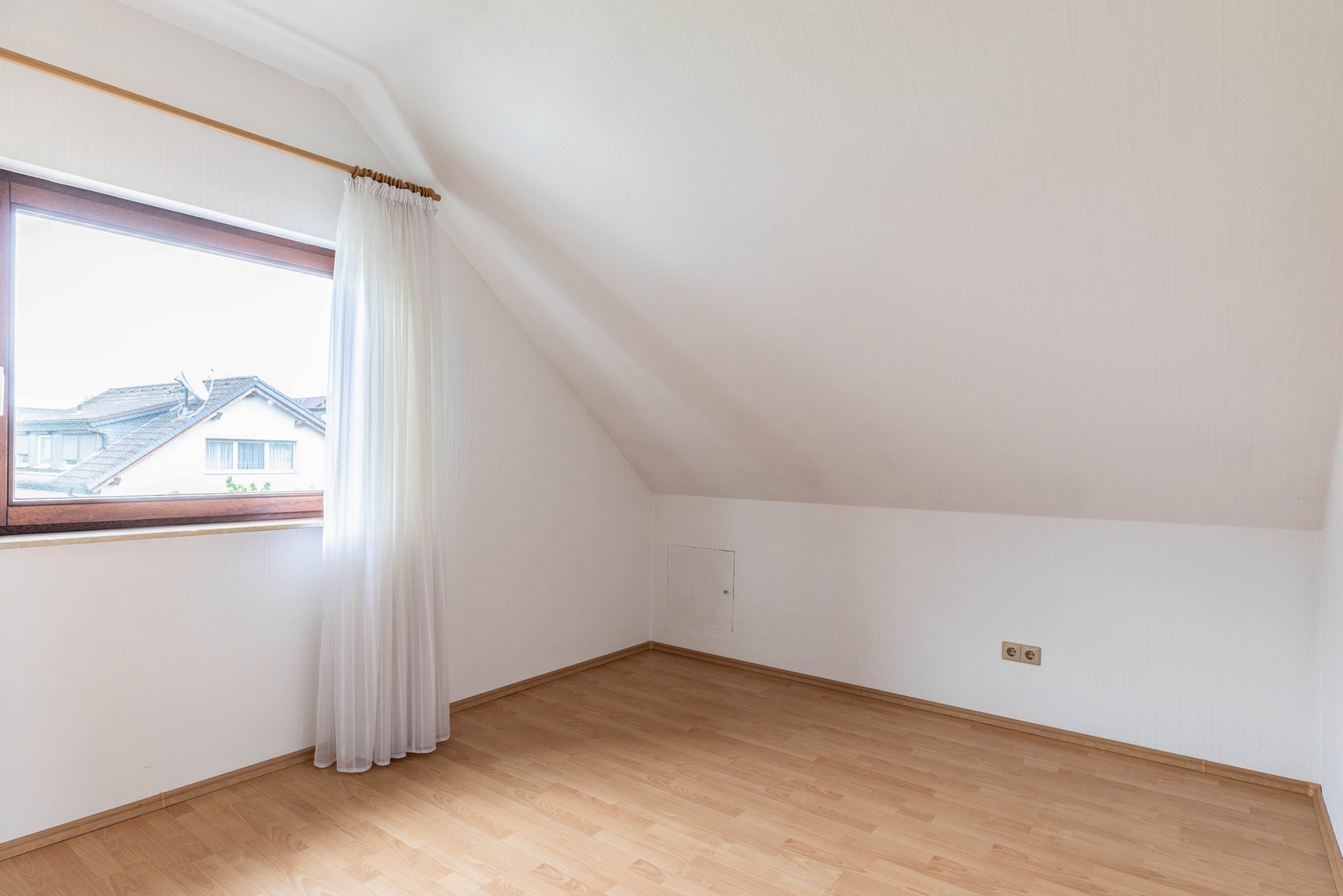 Immobilienangebot - Maintal - Alle - Maintal-Bischofsheim: Großzügiges Ein-/Zweifamilienhaus mit tollem Grundstück in beliebter Wohnlage