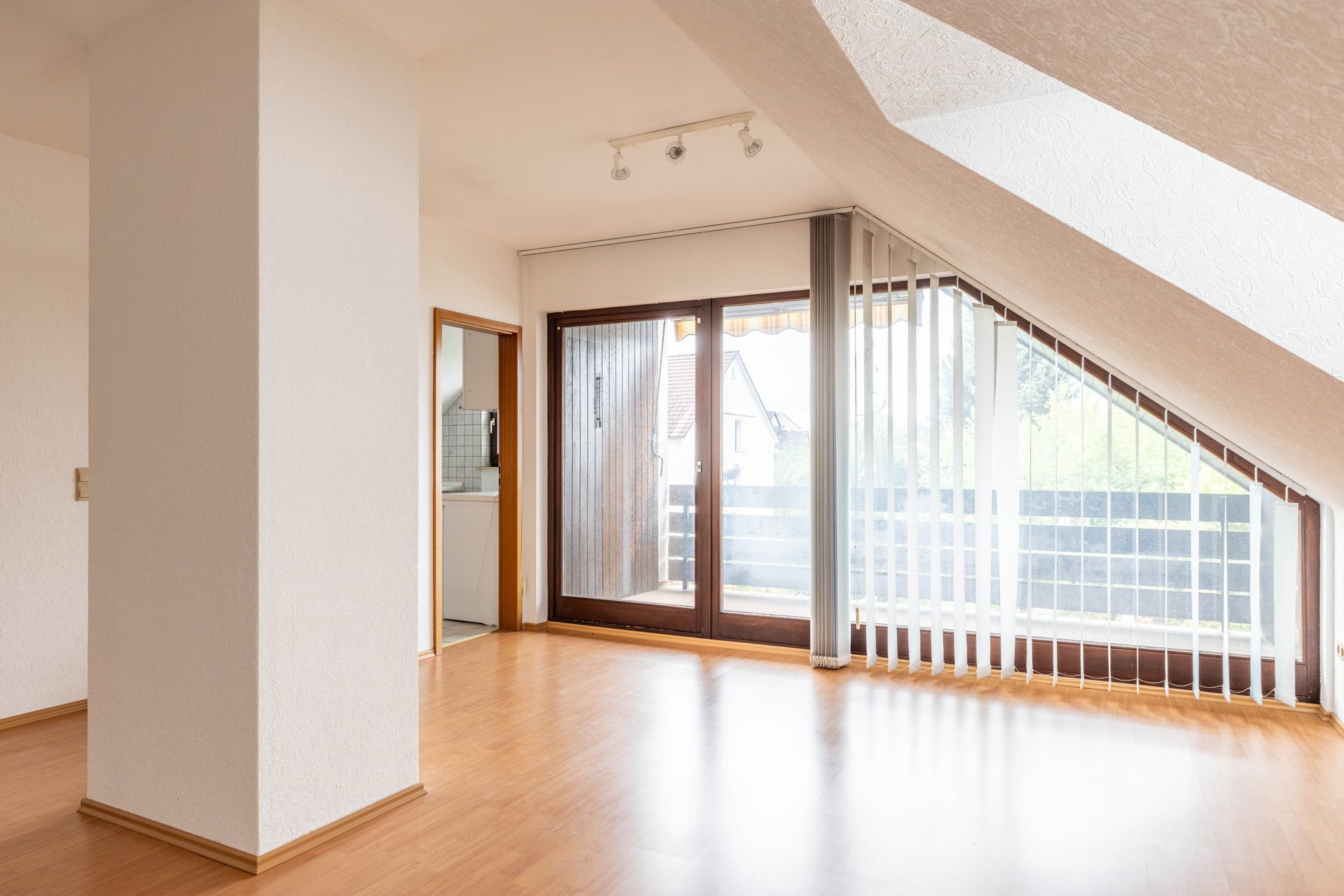 Immobilienangebot - Maintal - Alle - Maintal-Bischofsheim: Großzügiges Ein-/Zweifamilienhaus mit tollem Grundstück in beliebter Wohnlage