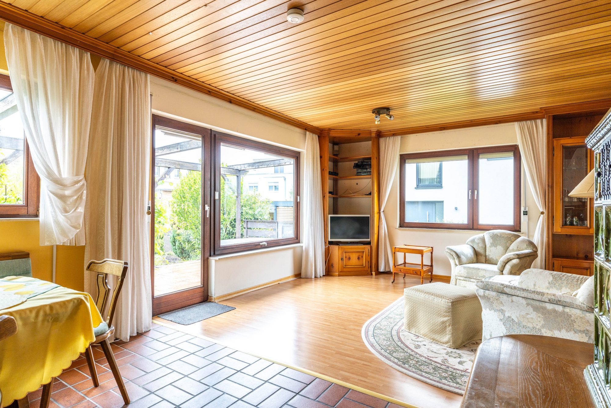 Immobilienangebot - Maintal - Alle - Maintal-Bischofsheim: Großzügiges Ein-/Zweifamilienhaus mit tollem Grundstück in beliebter Wohnlage
