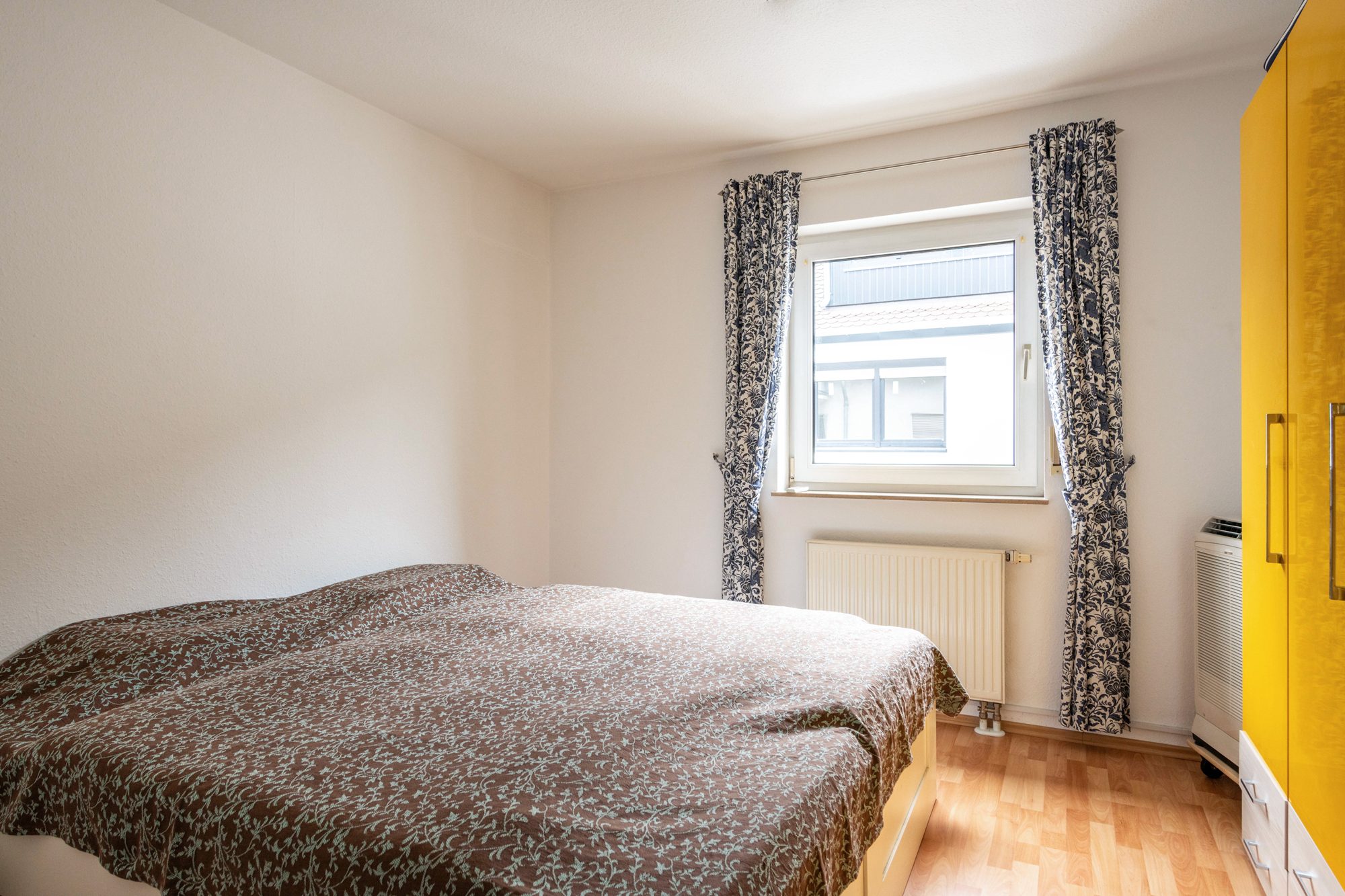 Immobilienangebot - Hanau - Alle - Hanau Innenstadt: Gepflegte, 2-Zimmer-Wohnung mit Balkon und Tiefgaragenstellplatz