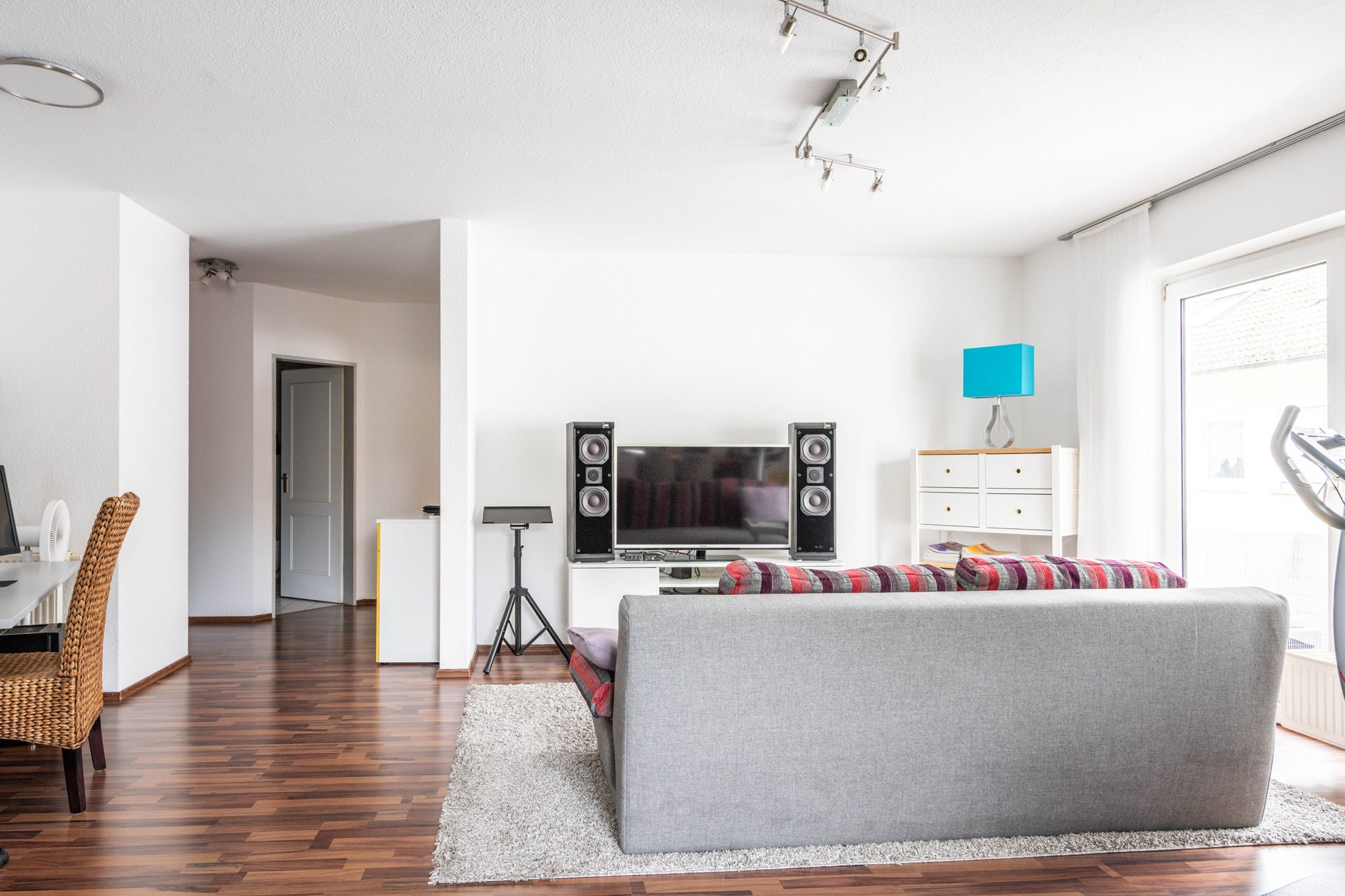 Immobilienangebot - Hanau - Alle - Hanau Innenstadt: Gepflegte, 2-Zimmer-Wohnung mit Balkon und Tiefgaragenstellplatz