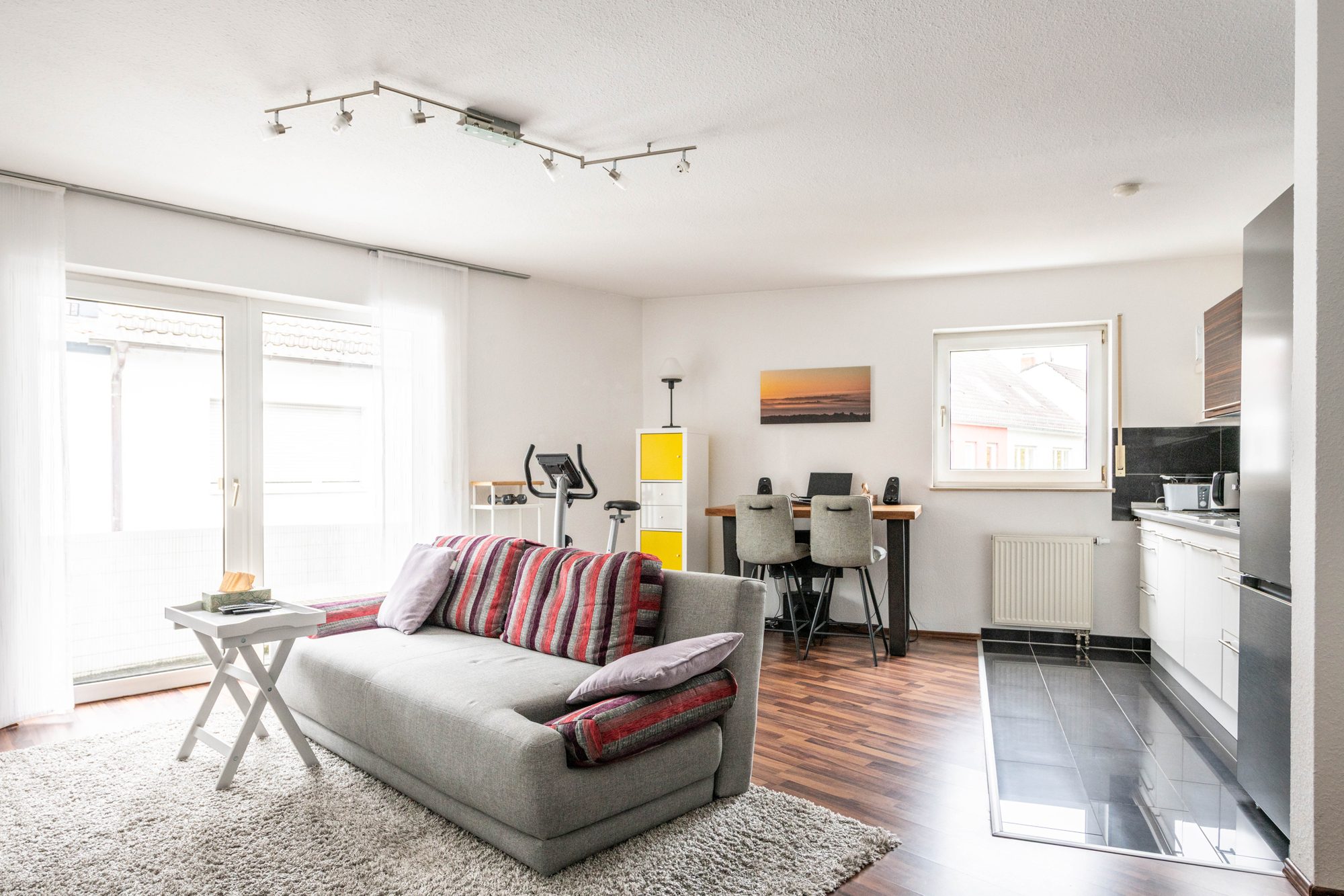 Immobilienangebot - Hanau - Alle - Hanau Innenstadt: Gepflegte, 2-Zimmer-Wohnung mit Balkon und Tiefgaragenstellplatz