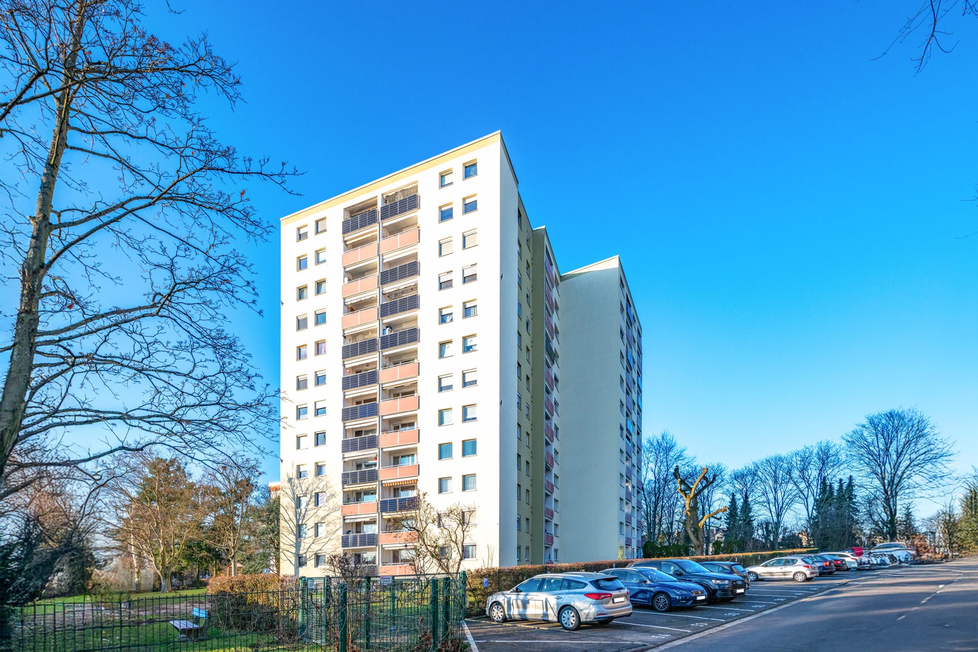 Immobilienangebot - Maintal / Dörnigheim - Alle - Maintal-Dörnigheim: Großzügige und zentral gelegene 2-Zimmer-Wohnung mit West-Balkon und Mainblick