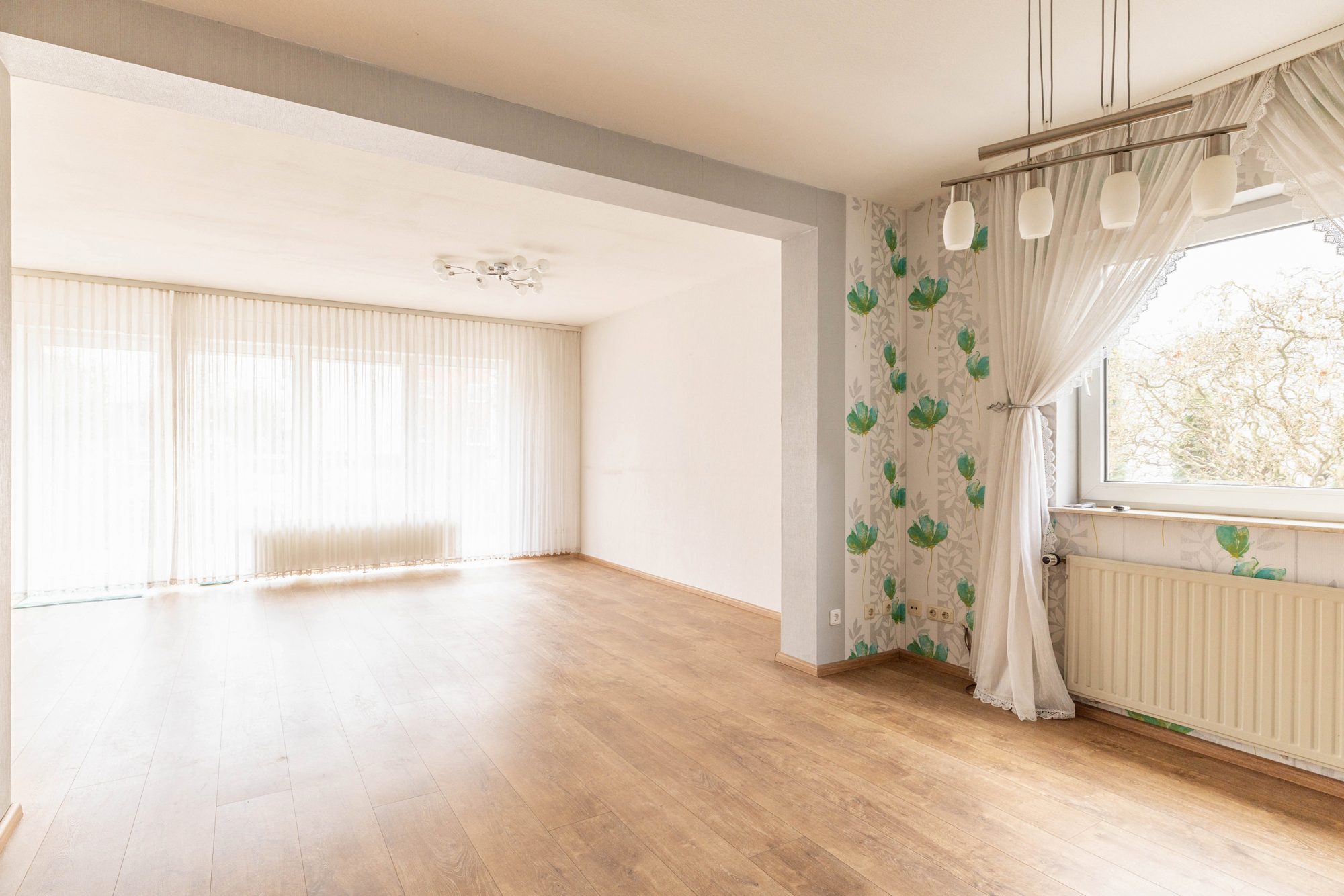 Immobilienangebot - Maintal - Alle - Maintal-Dörnigheim: Gepflegtes, geräumiges Einfamilienhaus (DHH) mit Südausrichtung in Ortsrandlage