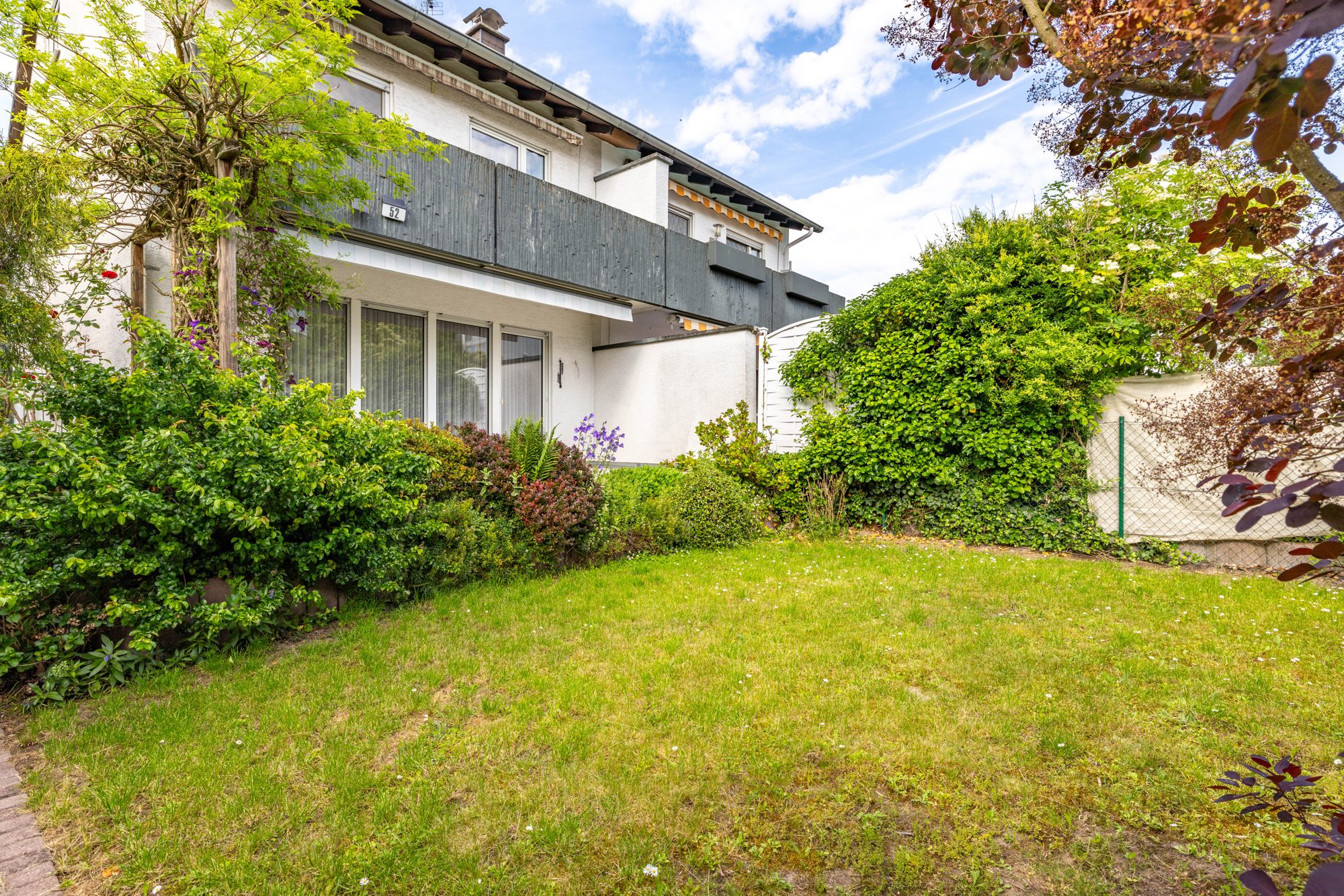 Immobilienangebot - Maintal - Alle - Maintal-Dörnigheim: Gepflegtes, geräumiges Einfamilienhaus (DHH) mit Südausrichtung in Ortsrandlage