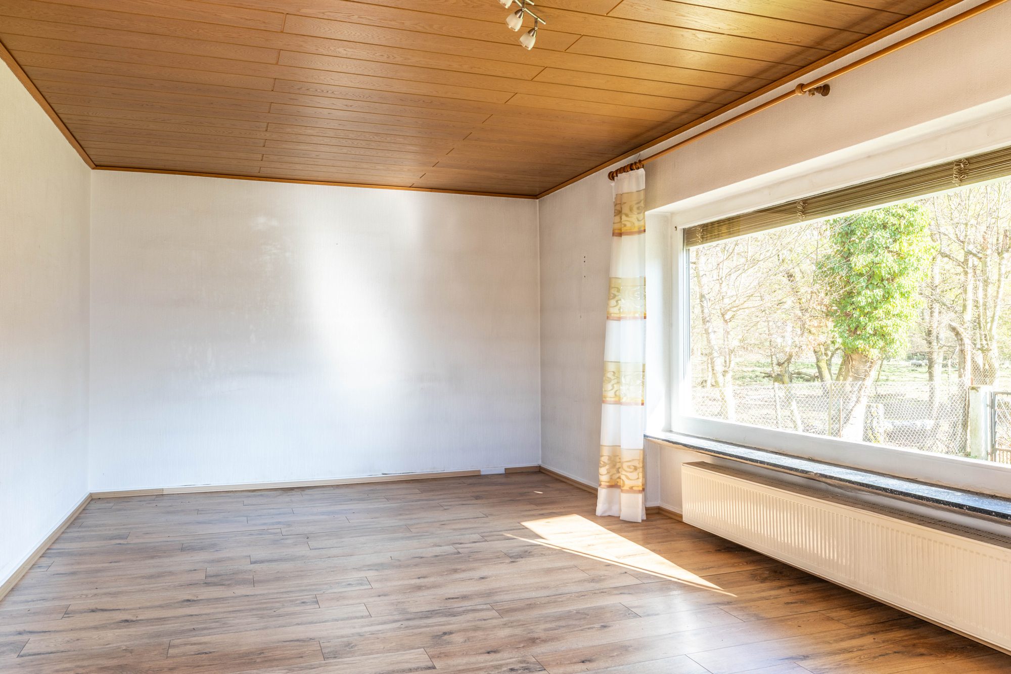 Immobilienangebot - Maintal / Hochstadt - Alle - Maintal-Hochstadt: Sanierungsbedürftiges Einfamilienhaus mit tollem Grundstück in Sackgassenlage