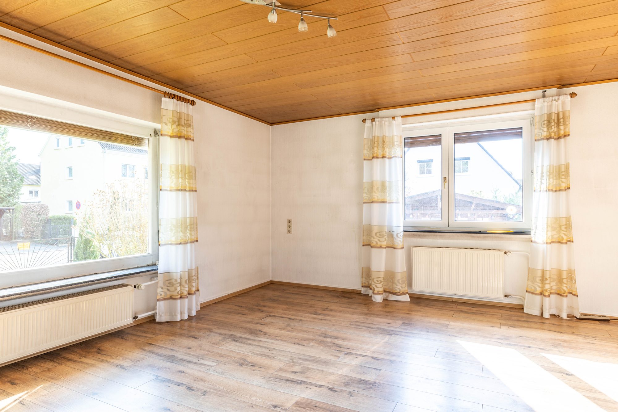 Immobilienangebot - Maintal / Hochstadt - Alle - Maintal-Hochstadt: Sanierungsbedürftiges Einfamilienhaus mit tollem Grundstück in Sackgassenlage