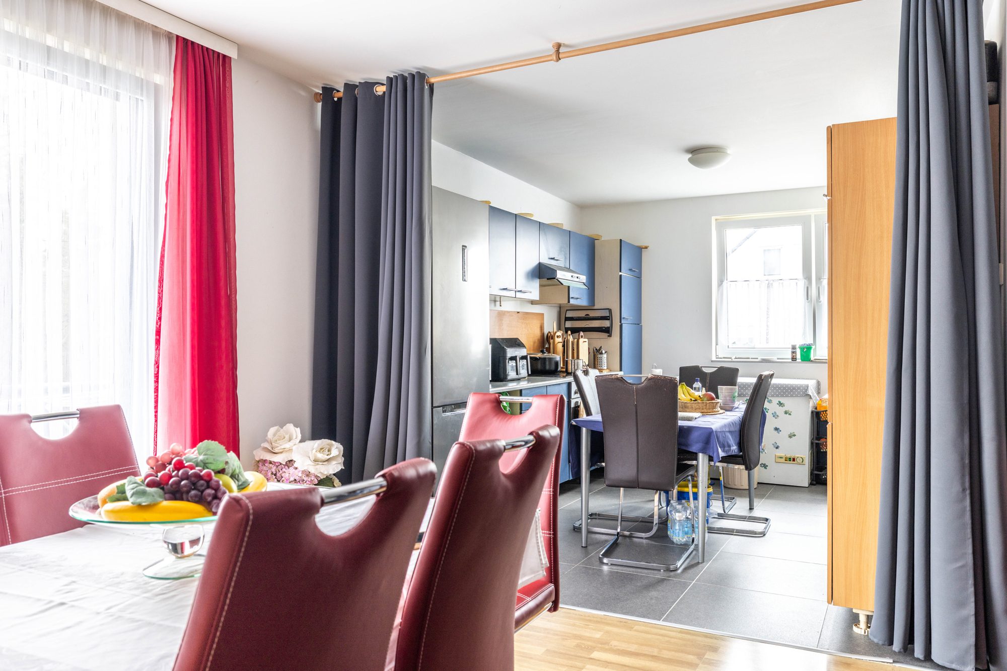 Immobilienangebot - Kahl - Alle - Kahl am Main: Großzügige, vermietete 4-Zimmer-Wohnung mit offenem Grundriss in kleiner Wohneinheit