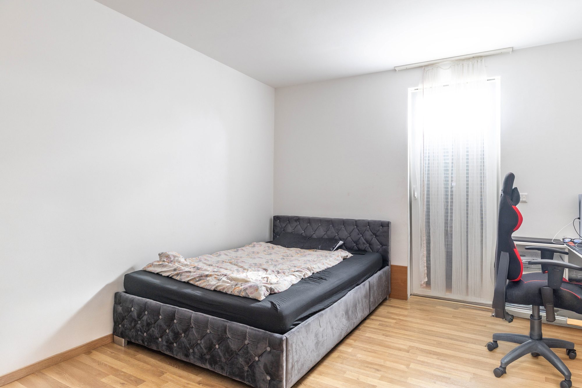 Immobilienangebot - Kahl - Alle - Kahl am Main: Großzügige, vermietete 4-Zimmer-Wohnung mit offenem Grundriss in kleiner Wohneinheit