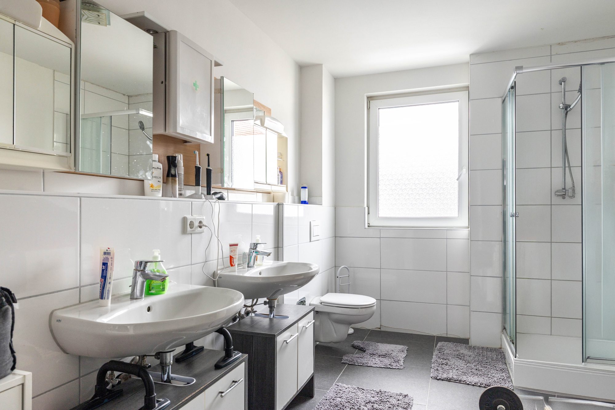 Immobilienangebot - Kahl - Alle - Kahl am Main: Großzügige, vermietete 4-Zimmer-Wohnung mit offenem Grundriss in kleiner Wohneinheit