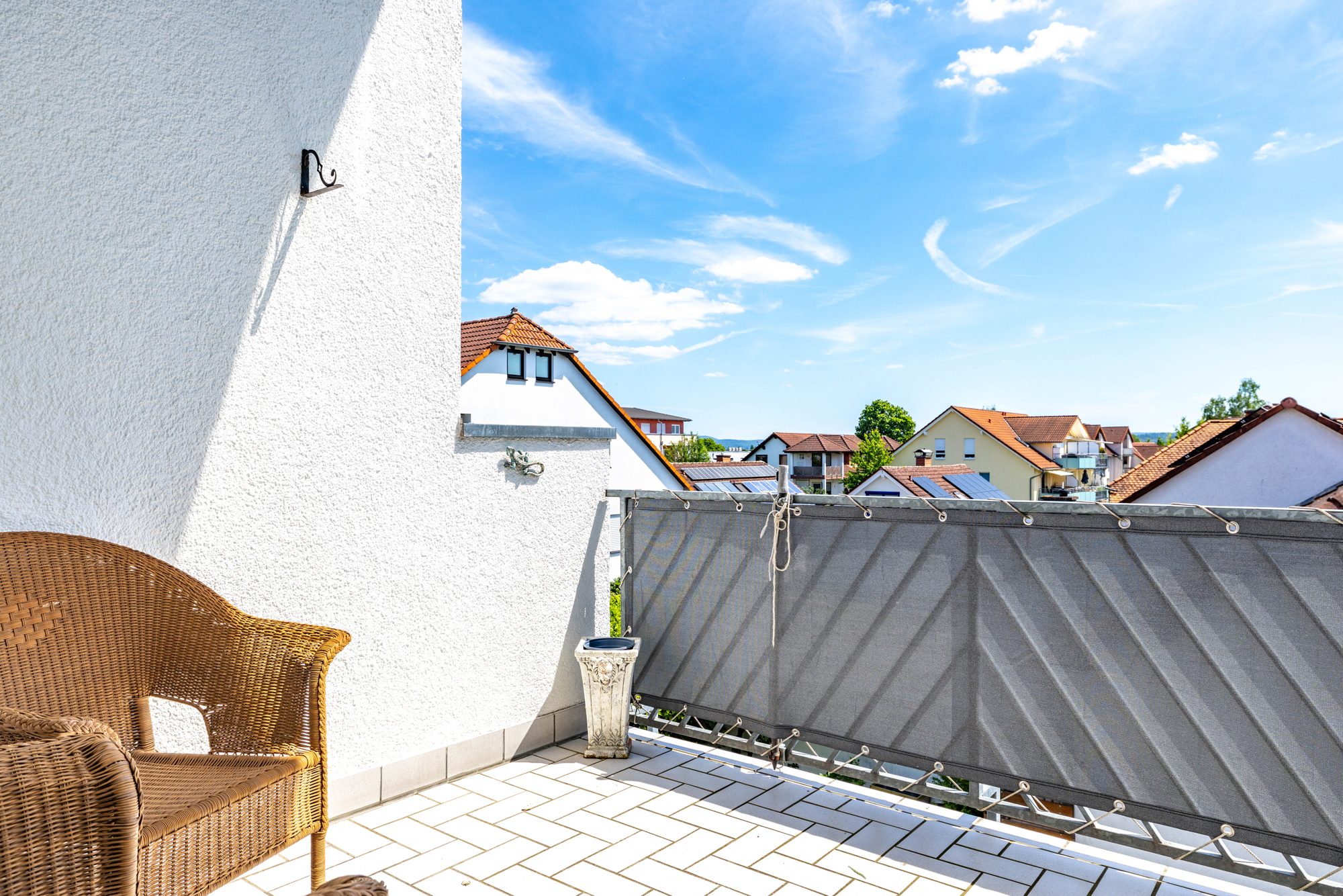 Immobilienangebot - Langenselbold - Alle - Langenselbold: Tolle, helle 2-Zimmer-Dachgeschoss-Wohnung mit Süd-Balkon in beliebter Wohnlage