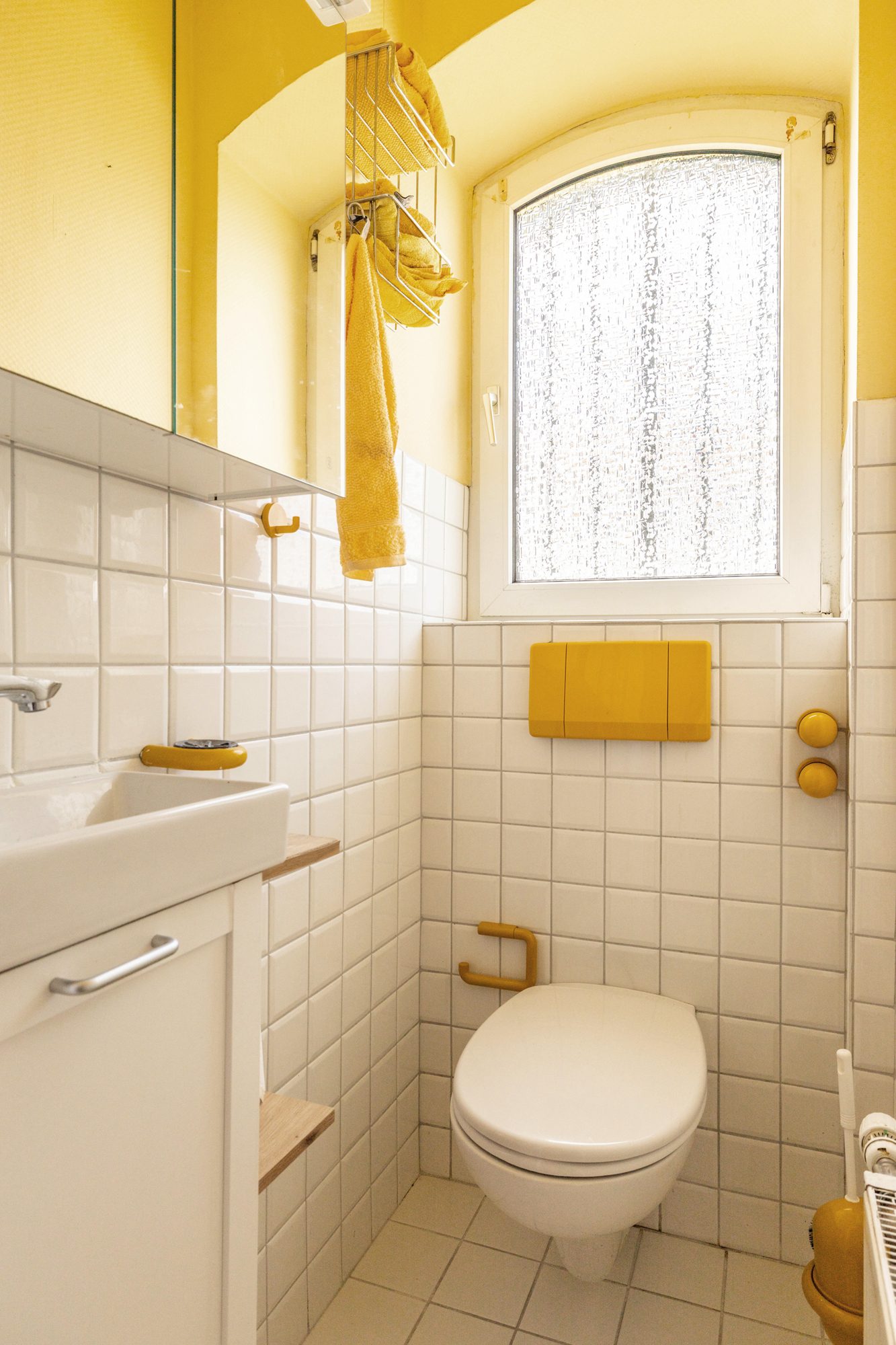 Immobilienangebot - Maintal / Dörnigheim - Alle - Maintal-Dörnigheim: Großzügiges Einfamilienhaus mit großem Garten und Garagen in beliebter Wohnlage