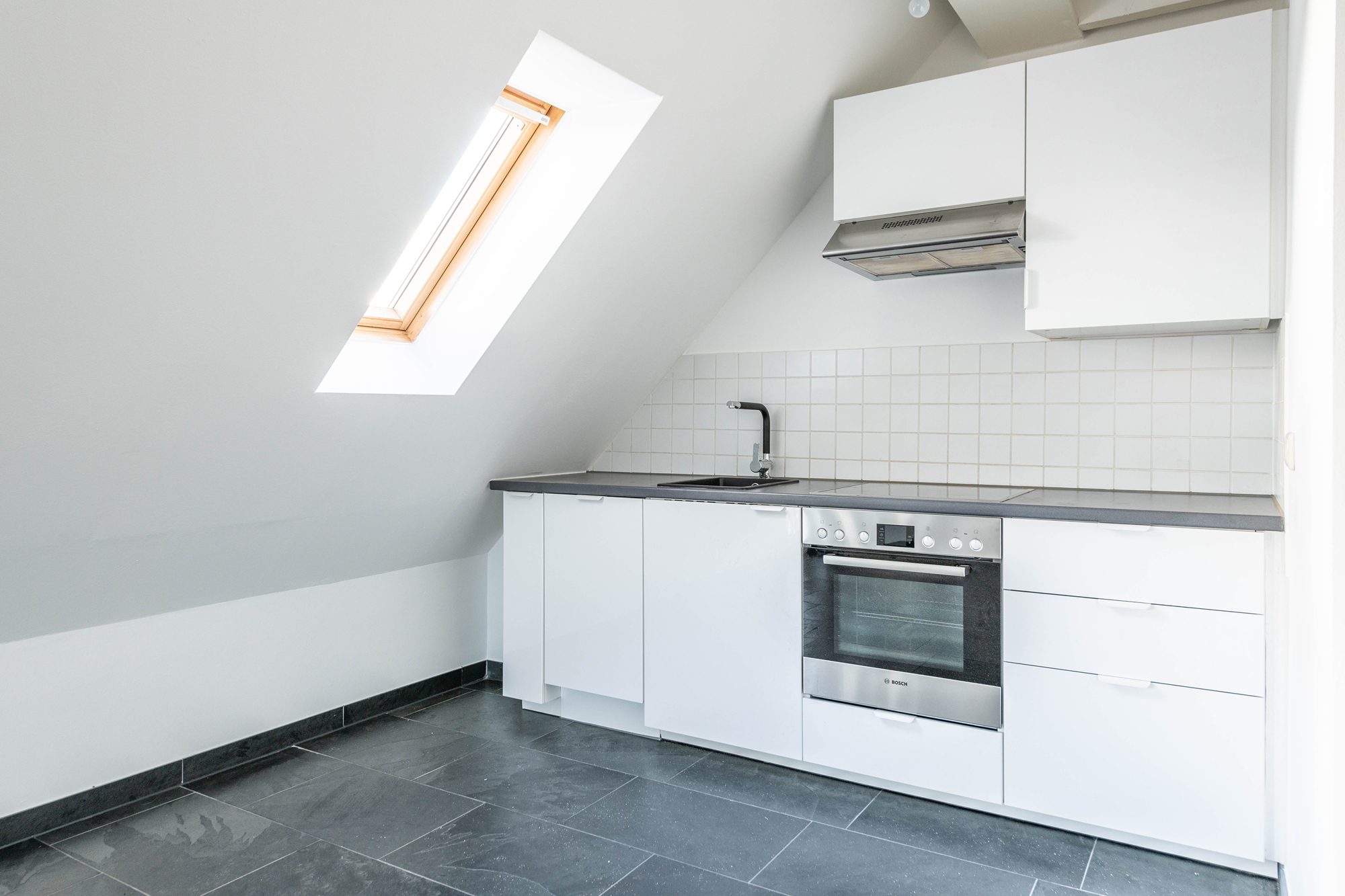 Immobilienangebot - Maintal / Wachenbuchen - Alle - Maintal-Wachenbuchen: Schicke 2,5-Zimmer-Wohnung mit Süd-Balkon und Einbauküche in ruhiger Lage