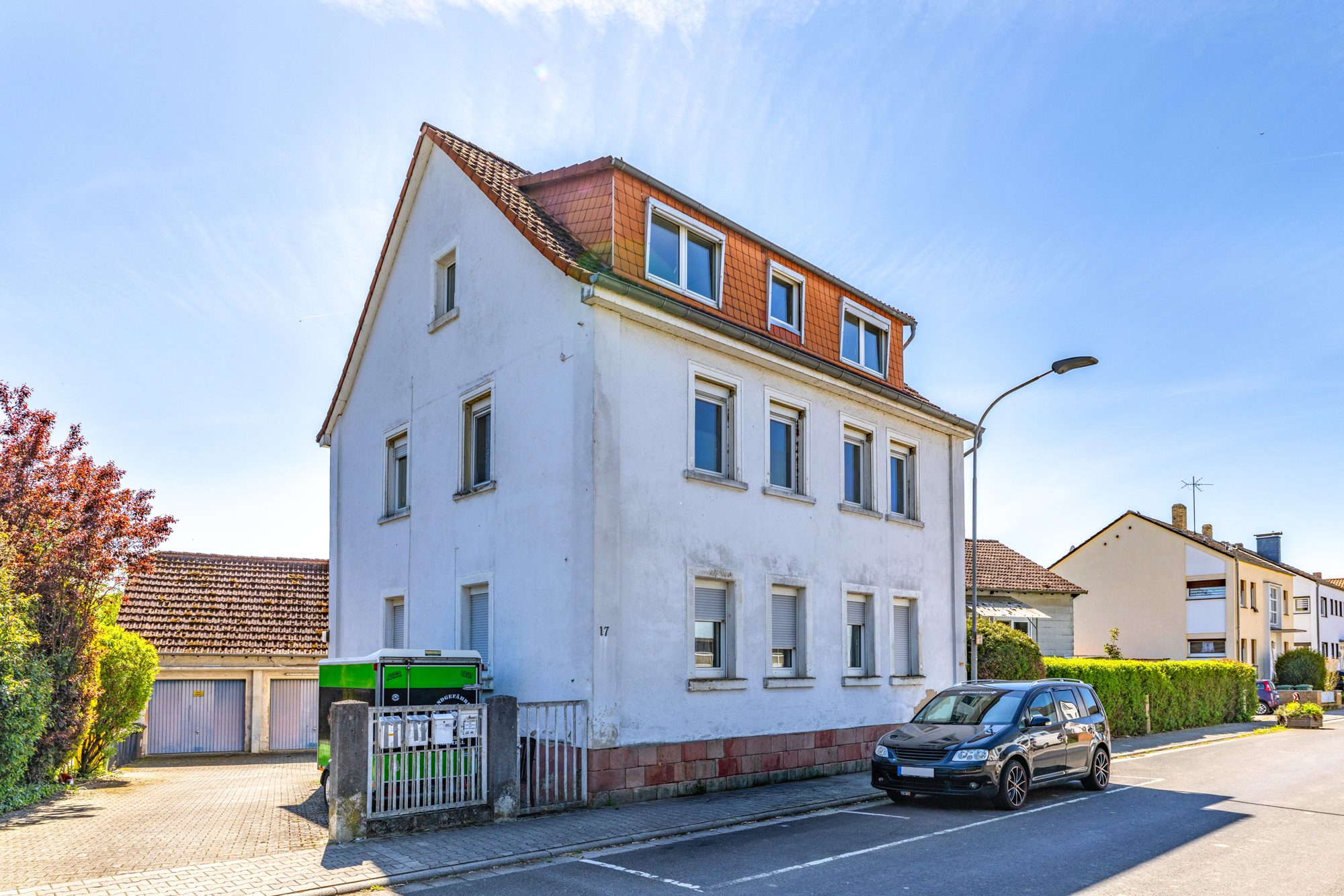Immobilienangebot - Nidderau / Eichen - Alle - Nidderau-Eichen: Teil vermietetes Wohnanwesen mit großem Grundstück in ruhiger Feldrandlage